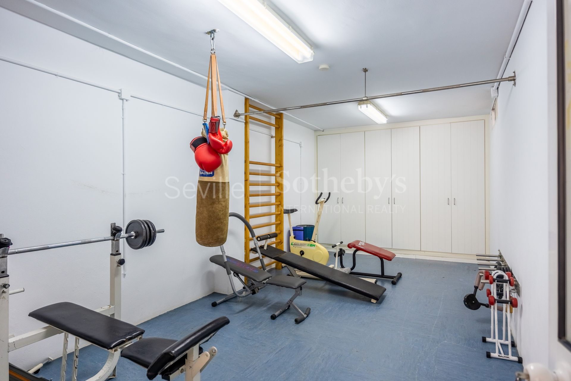 Detached house in the La Motilla residential area with 517 square meters built on a 715 square meter plot