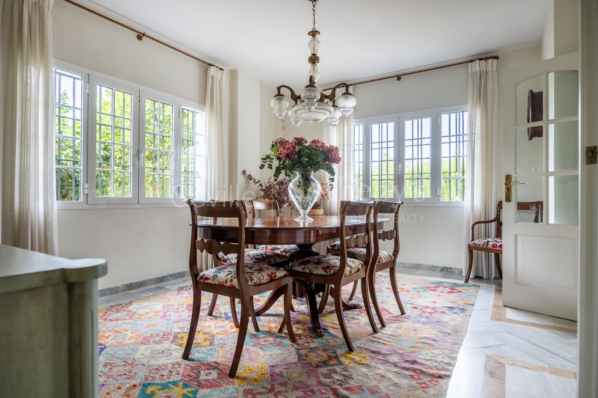 Detached house in the La Motilla residential area with 517 square meters built on a 715 square meter plot