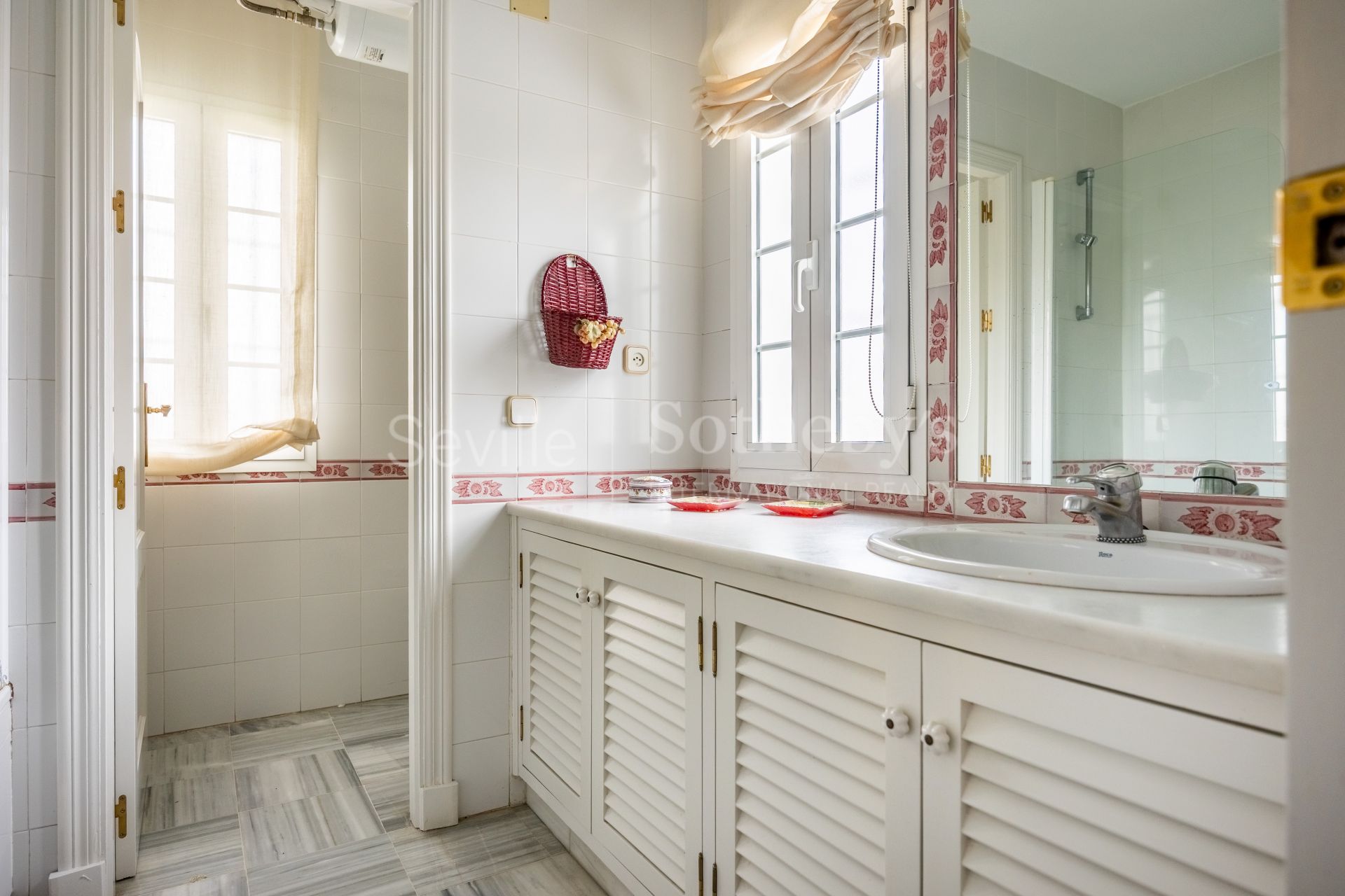 Detached house in the La Motilla residential area with 517 square meters built on a 715 square meter plot