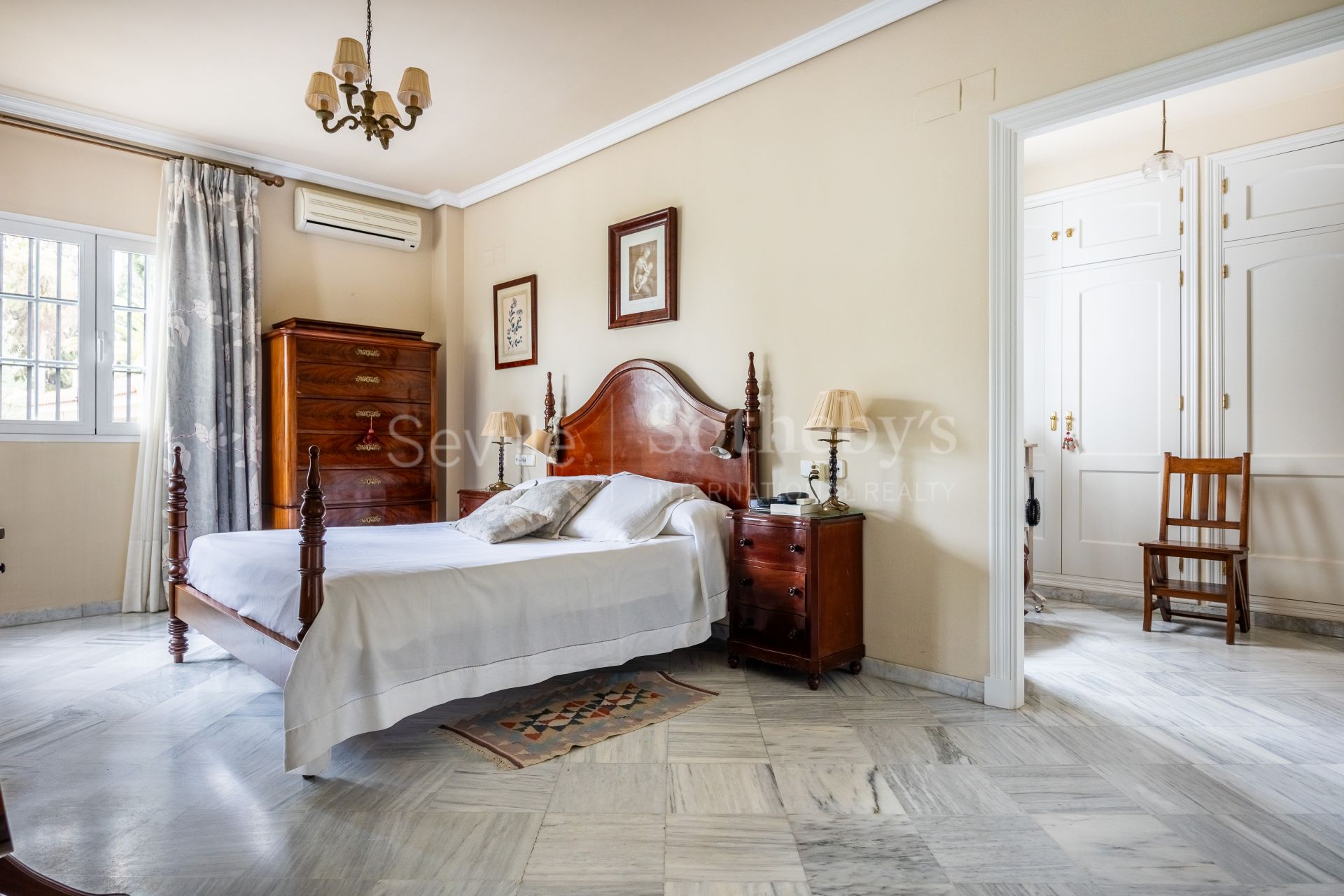 Detached house in the La Motilla residential area with 517 square meters built on a 715 square meter plot