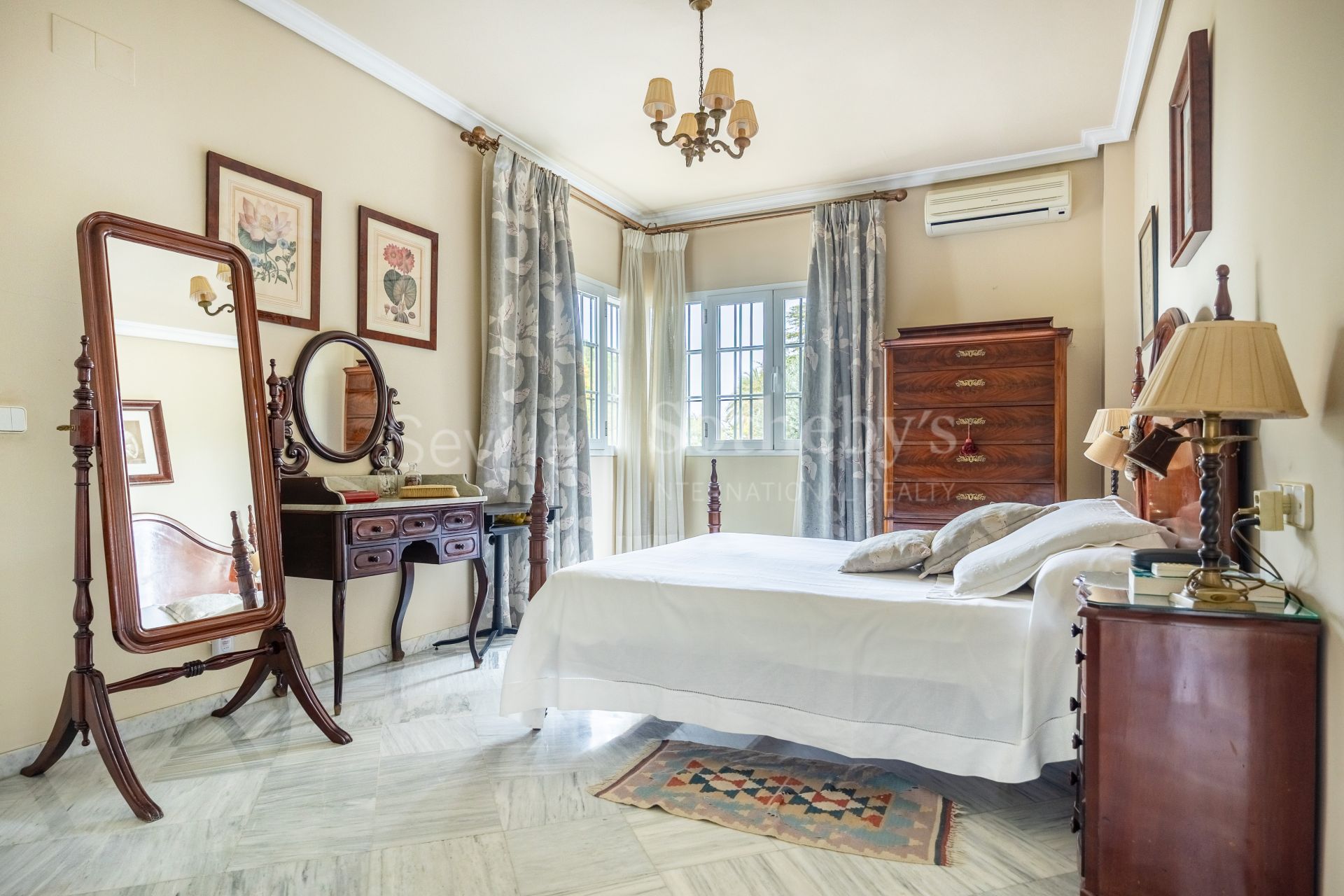 Detached house in the La Motilla residential area with 517 square meters built on a 715 square meter plot