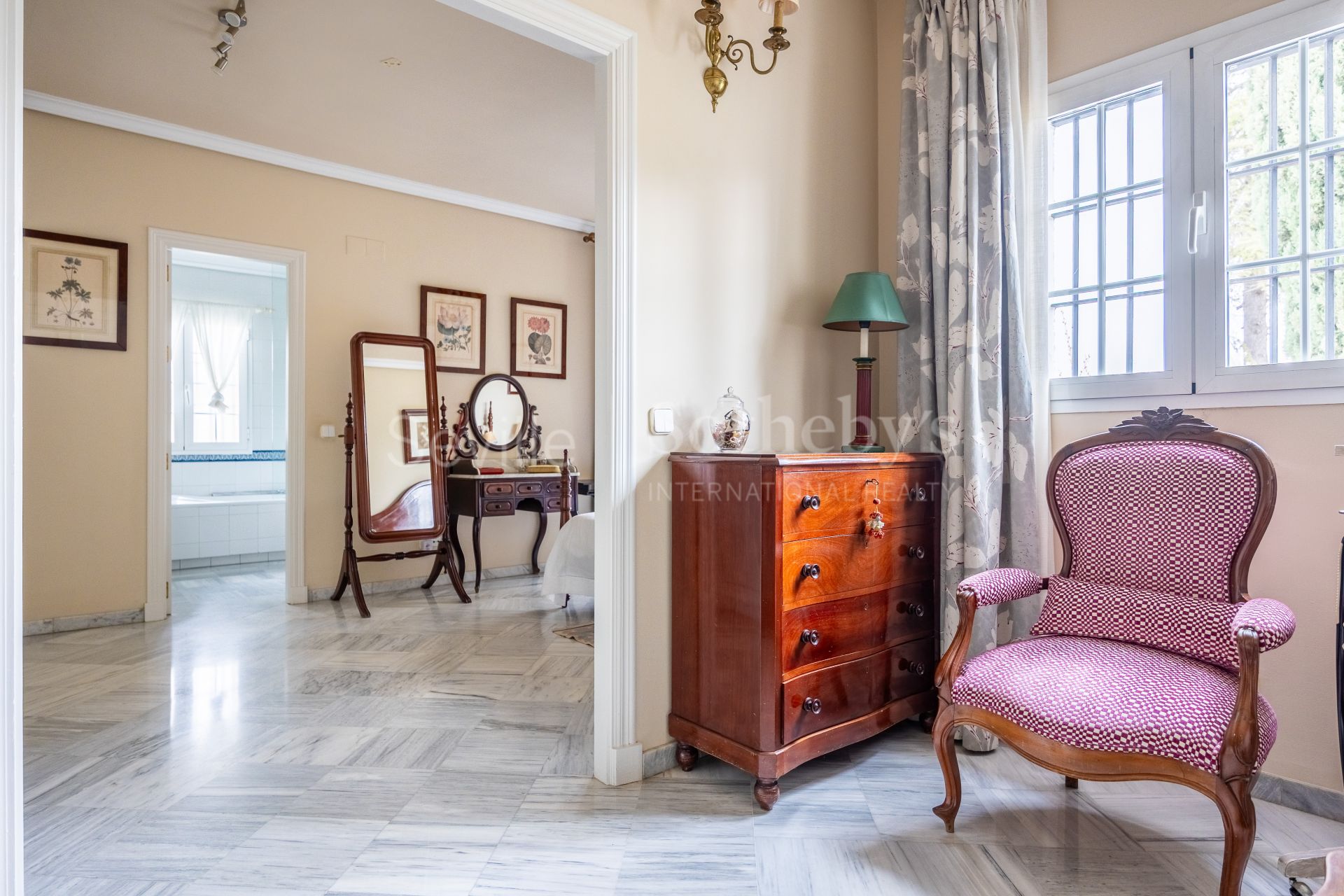 Detached house in the La Motilla residential area with 517 square meters built on a 715 square meter plot