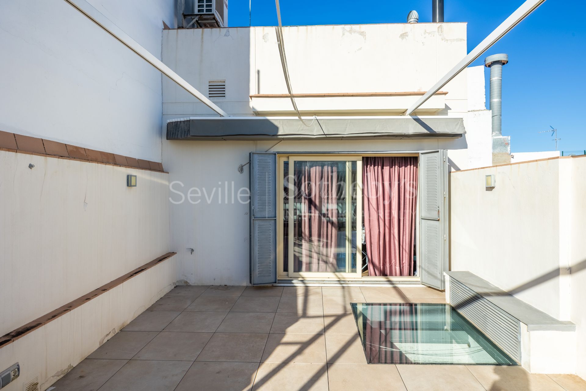 Licensed Tourist Home in the Historic Museum District with Roof Terrace