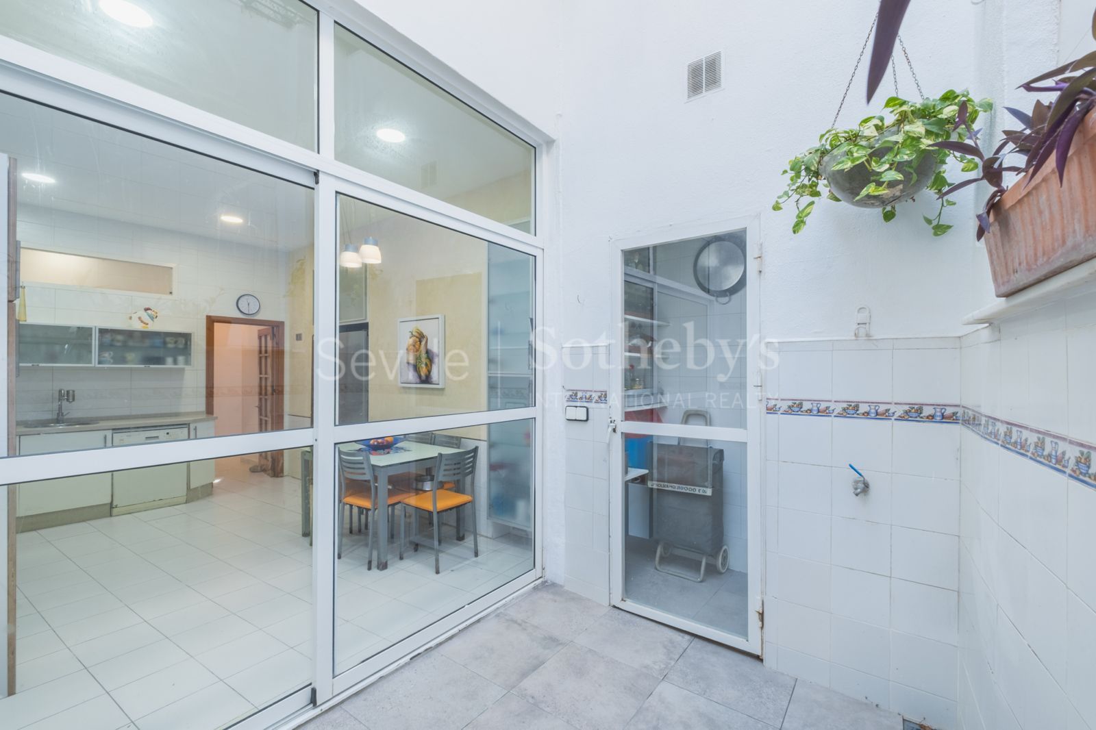 Piso con estilo tradicional en el corazón del casco histórico de Cádiz.