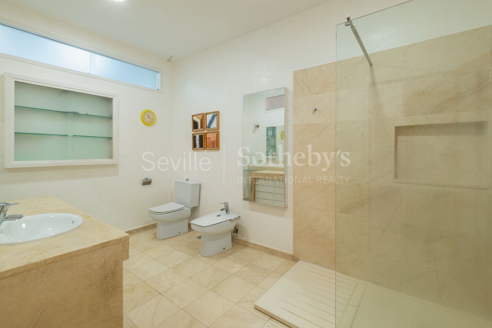 Piso con estilo tradicional en el corazón del casco histórico de Cádiz.