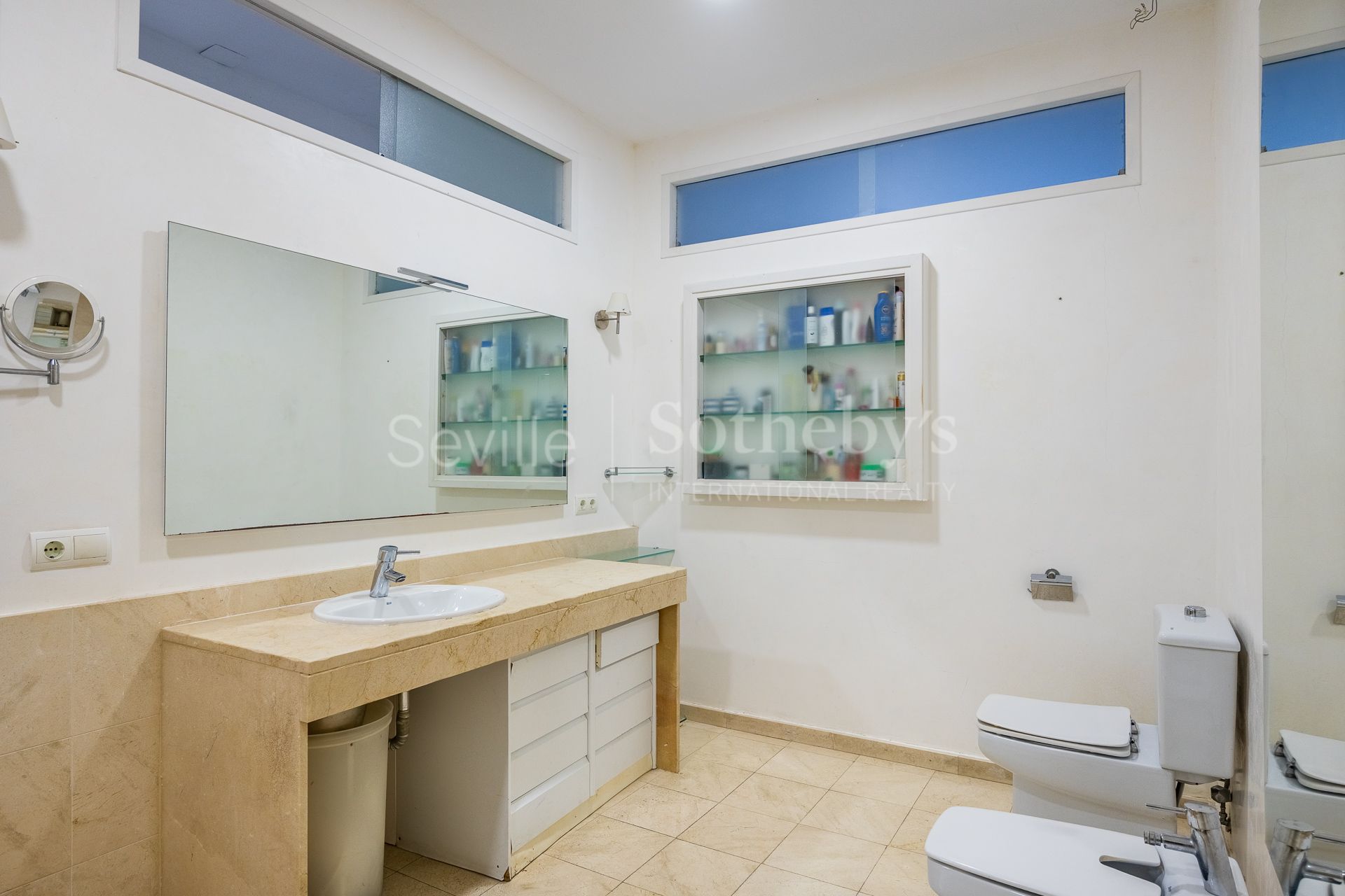 Piso con estilo tradicional en el corazón del casco histórico de Cádiz.