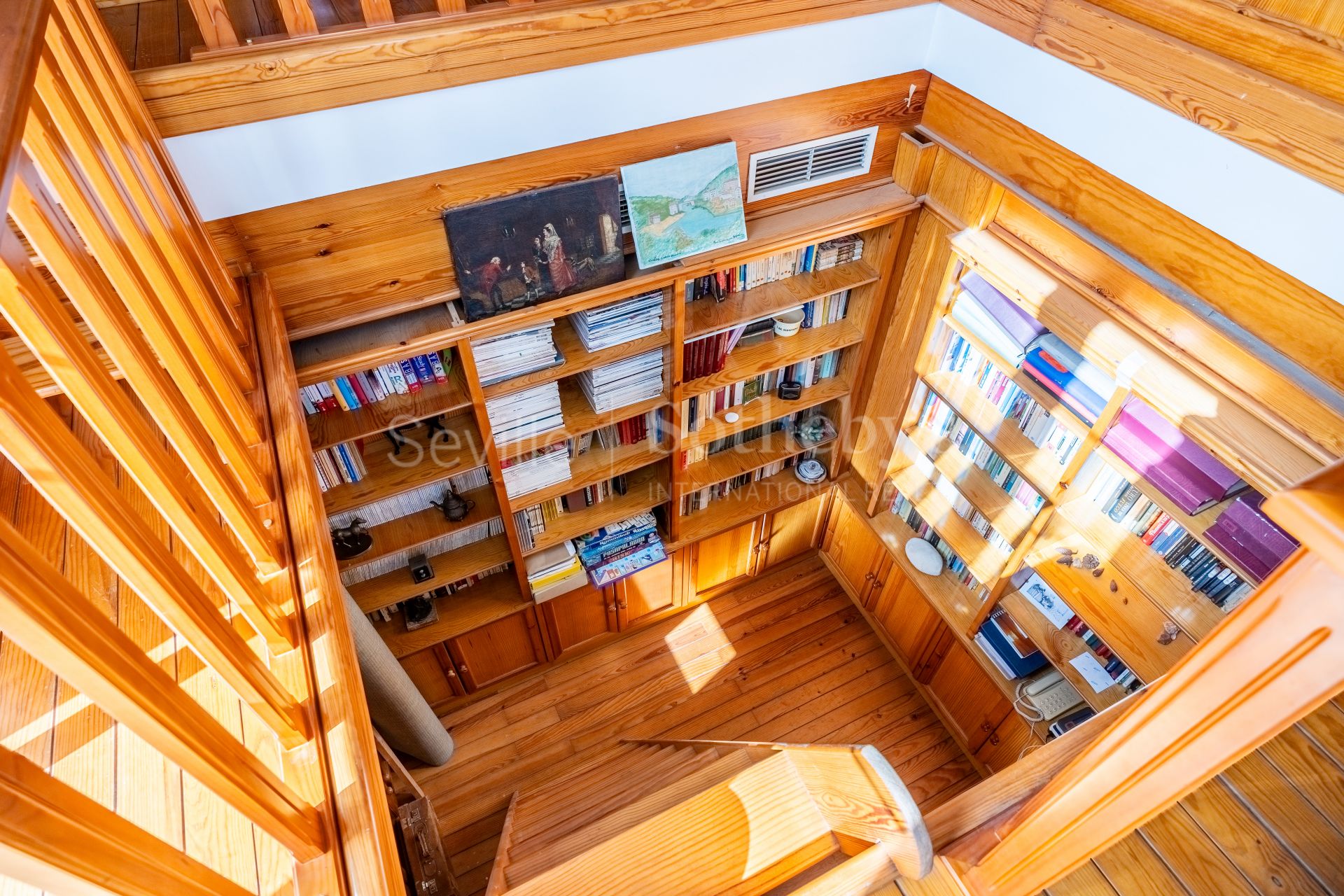 Detached villa with pool and panoramic views of Seville