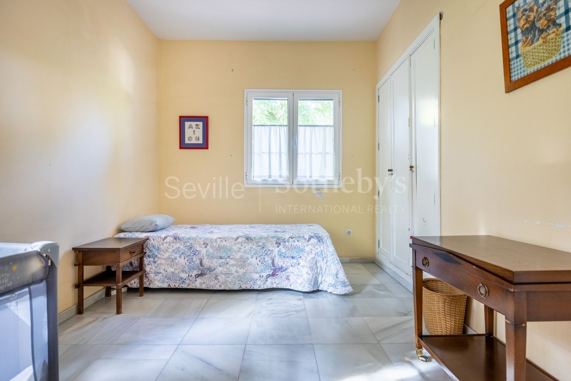 Detached villa with pool and panoramic views of Seville