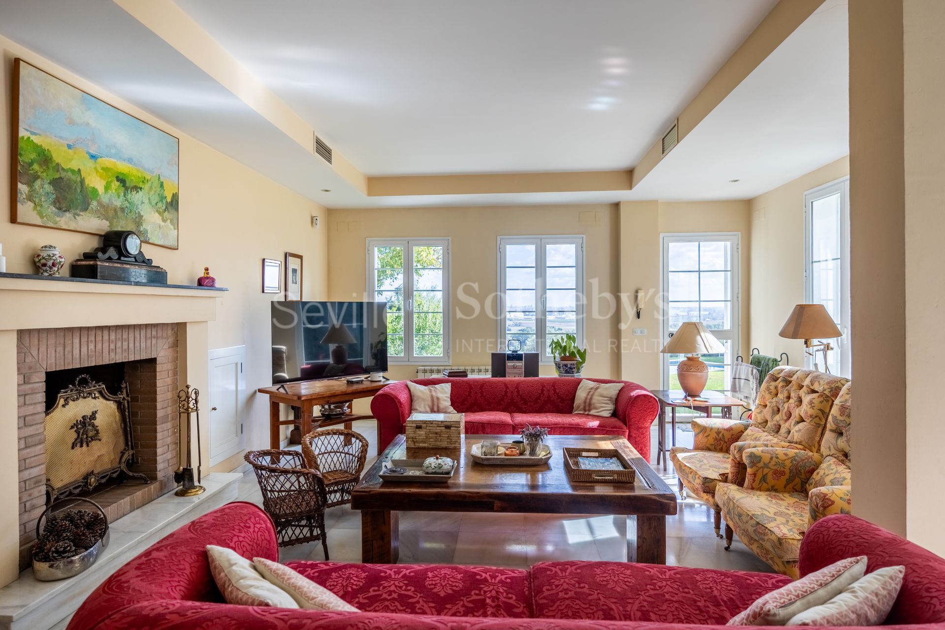 Detached villa with pool and panoramic views of Seville