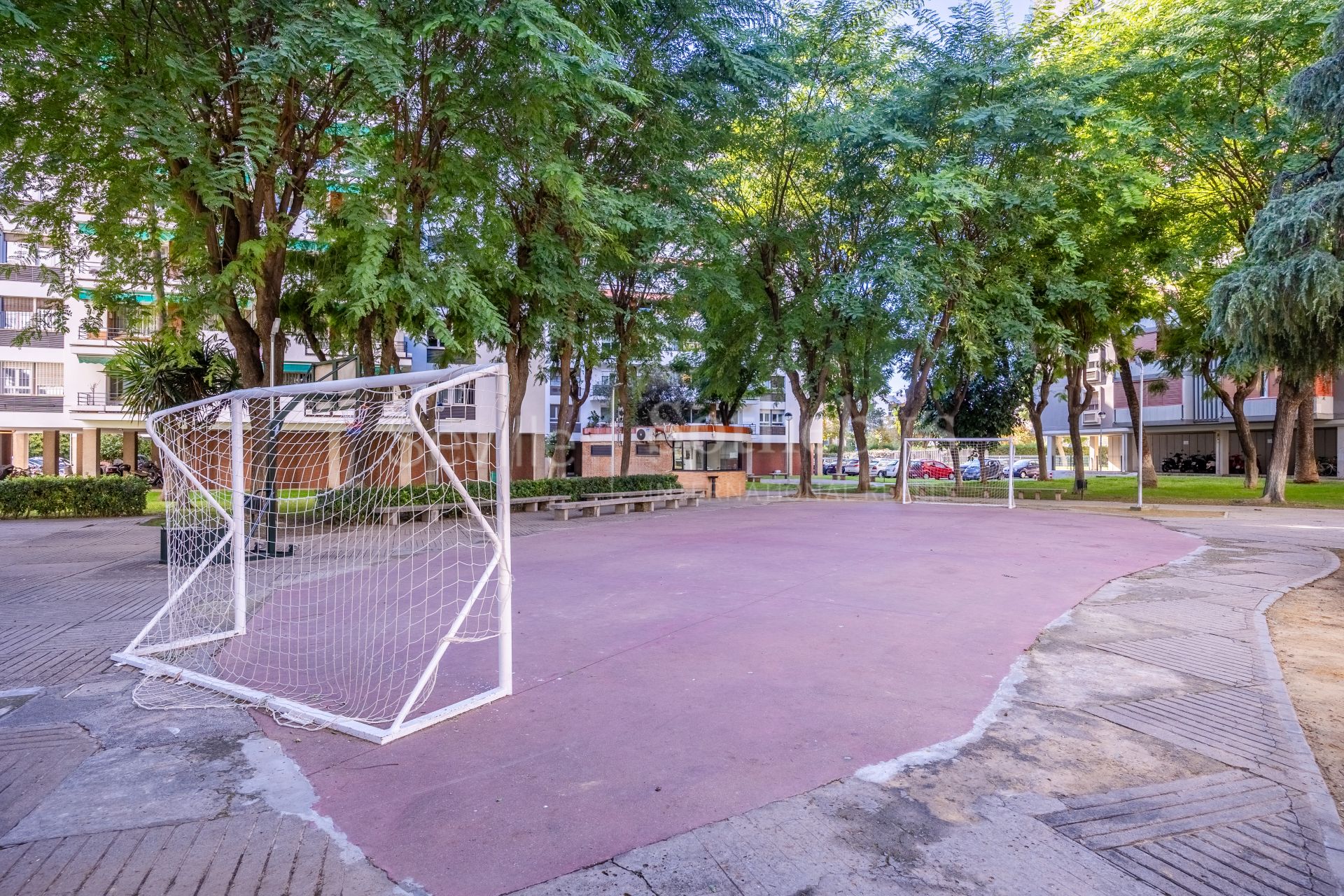 Vivienda en alquiler en Huerta del Rey, Nervión con plaza de garage y terraza