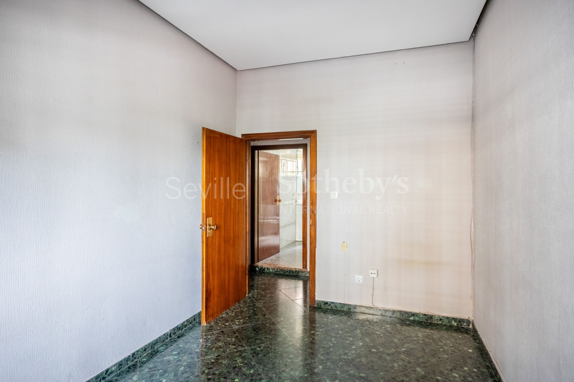 Piso en Los Remedios - Primera planta con ascensor