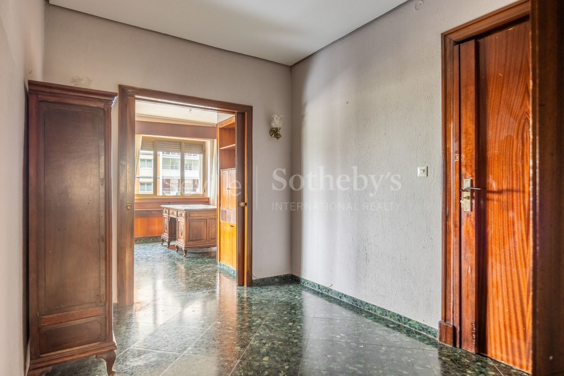 Piso en Los Remedios - Primera planta con ascensor