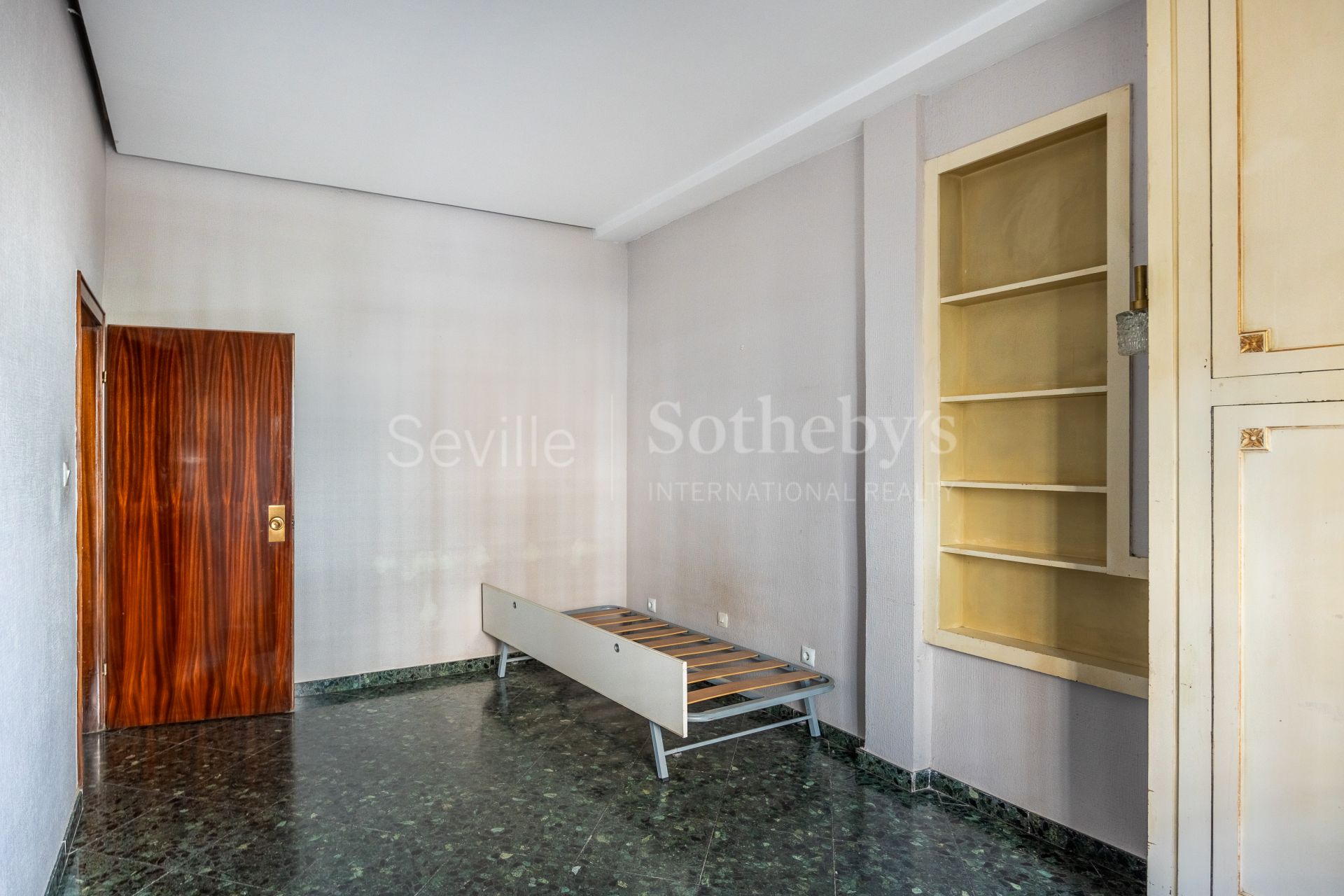 Piso en Los Remedios - Primera planta con ascensor