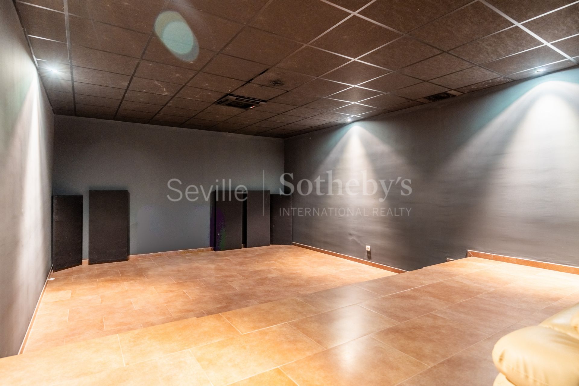 Exclusiva casa independiente de diseño con piscina en la Urb. la Juliana, Bollullos de la Mitación