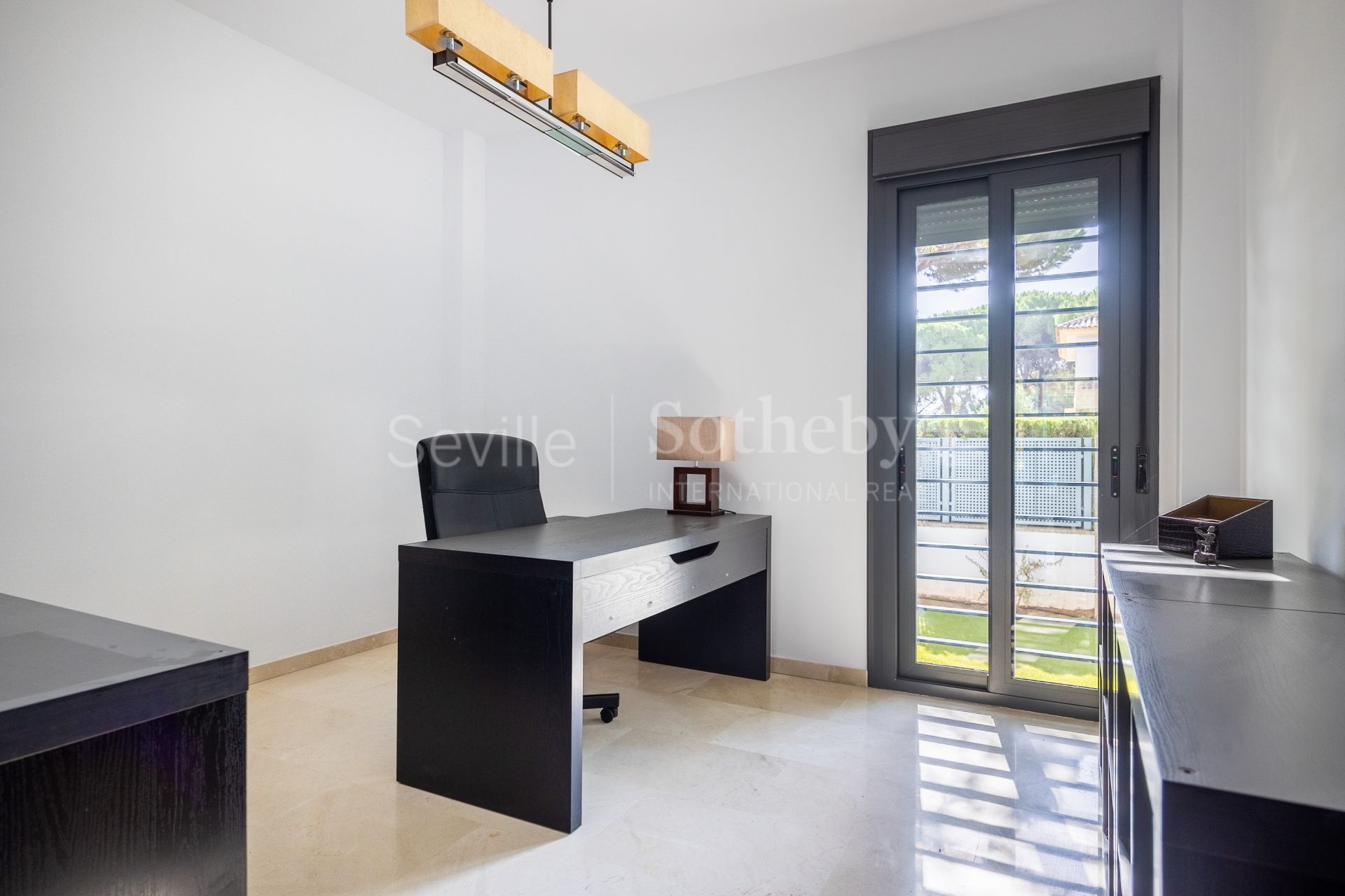 Exclusiva casa independiente de diseño con piscina en la Urb. la Juliana, Bollullos de la Mitación