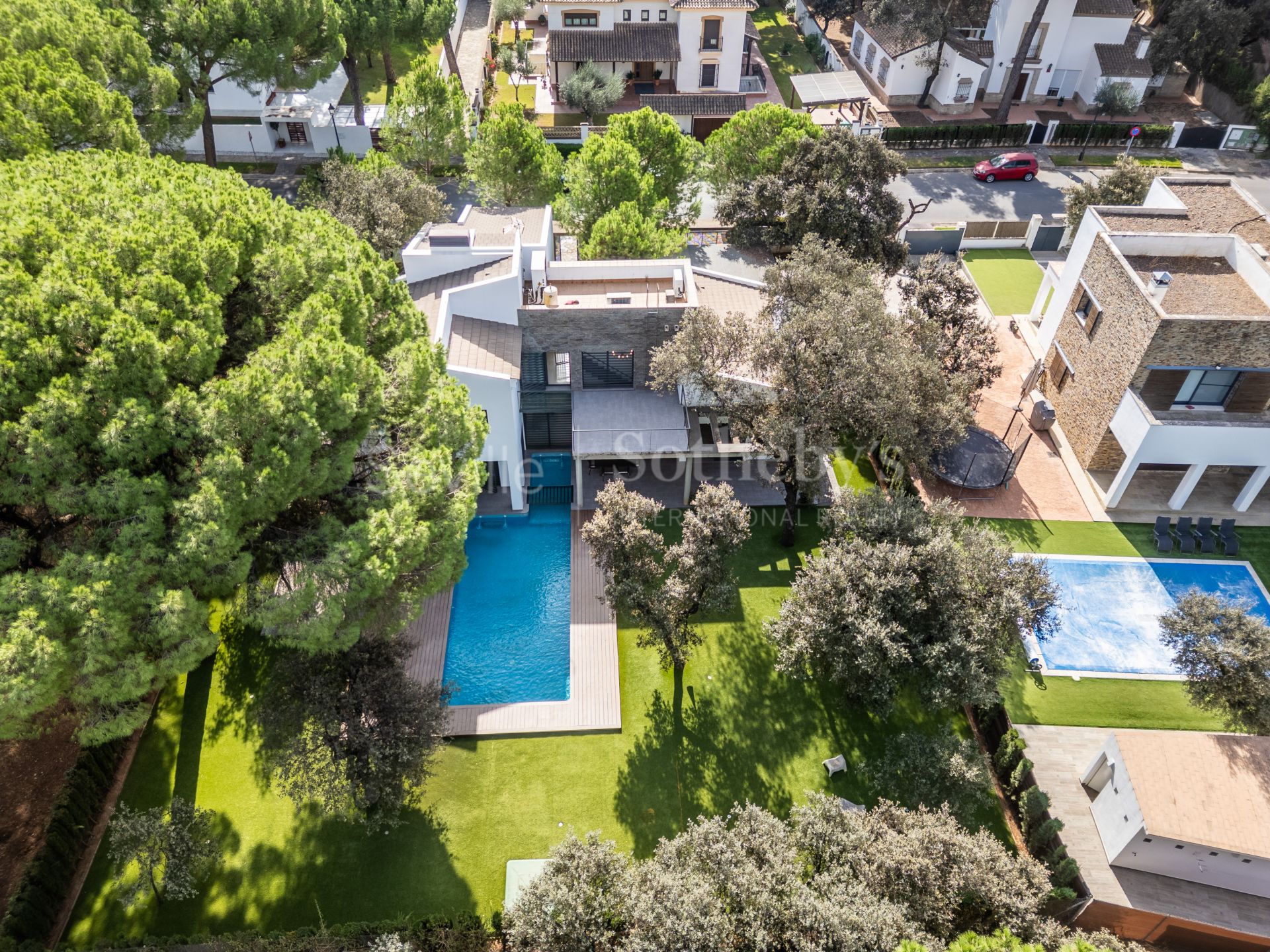 Exclusiva casa independiente de diseño con piscina en la Urb. la Juliana, Bollullos de la Mitación