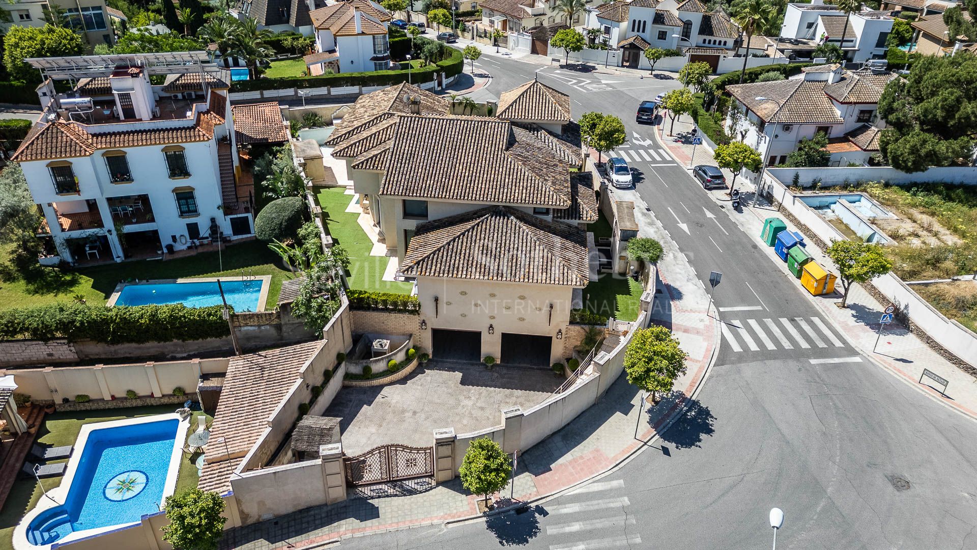 Exclusive Property in the Prestigious La Motilla Residential Area