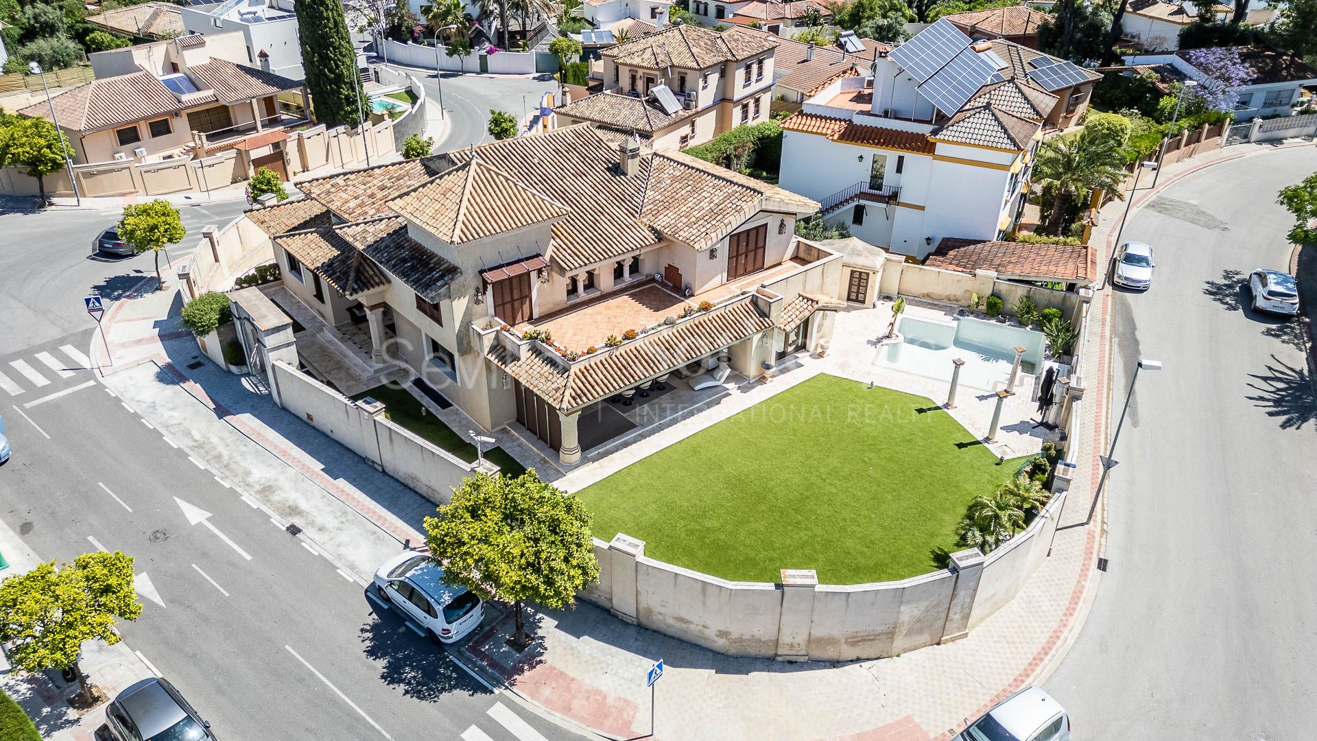 Exclusive Property in the Prestigious La Motilla Residential Area