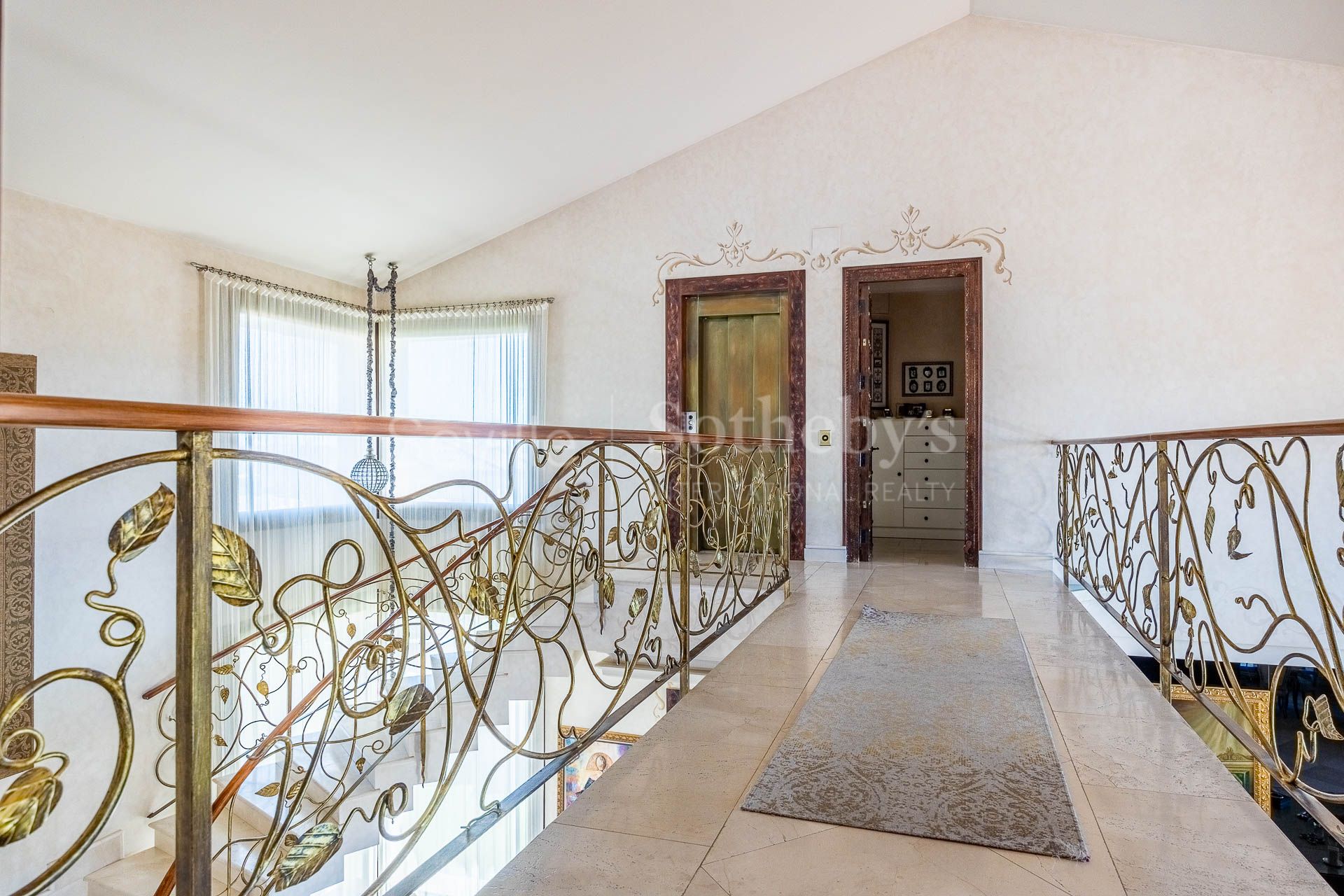 Exclusive Property in the Prestigious La Motilla Residential Area