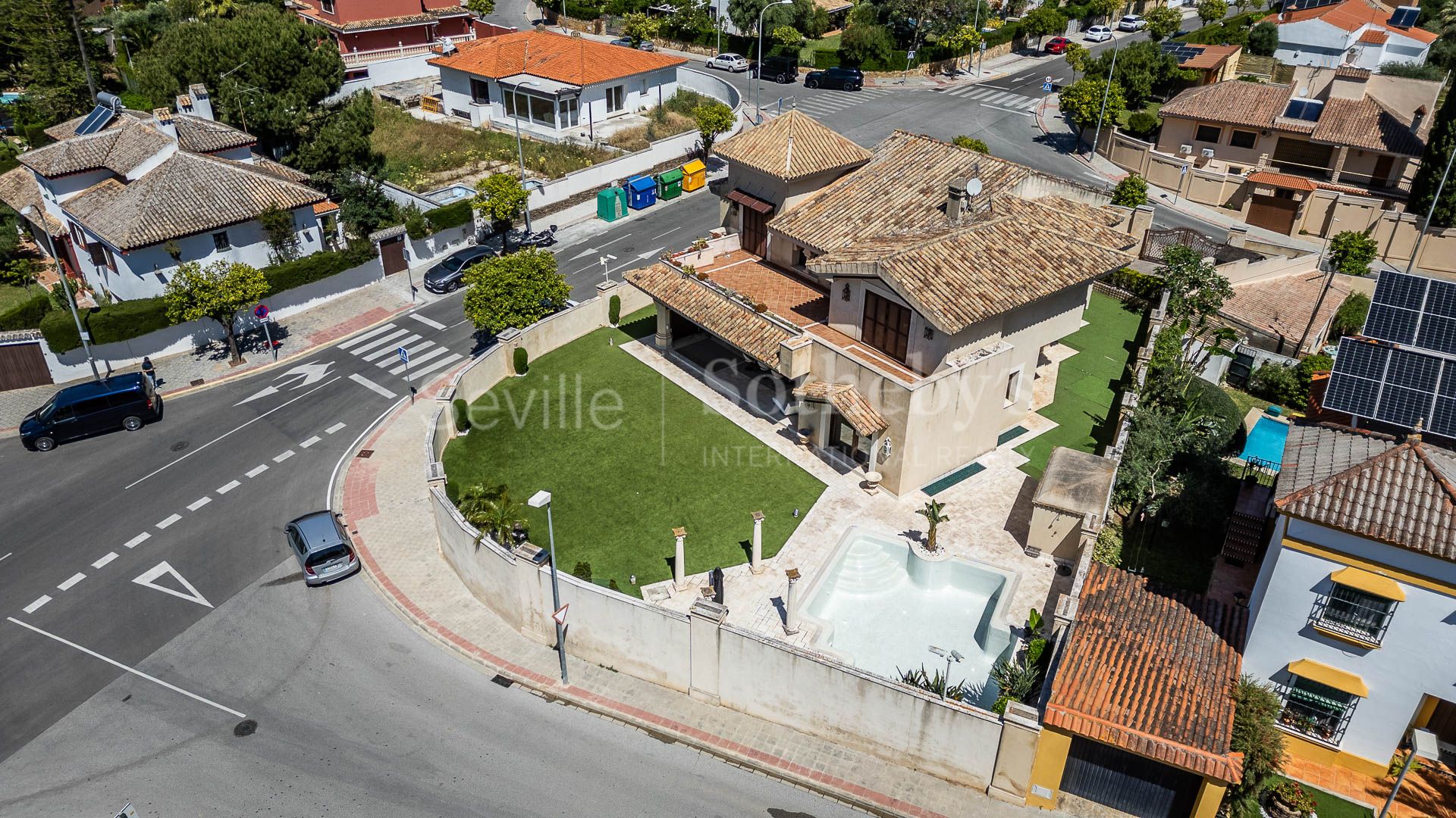 Exclusive Property in the Prestigious La Motilla Residential Area