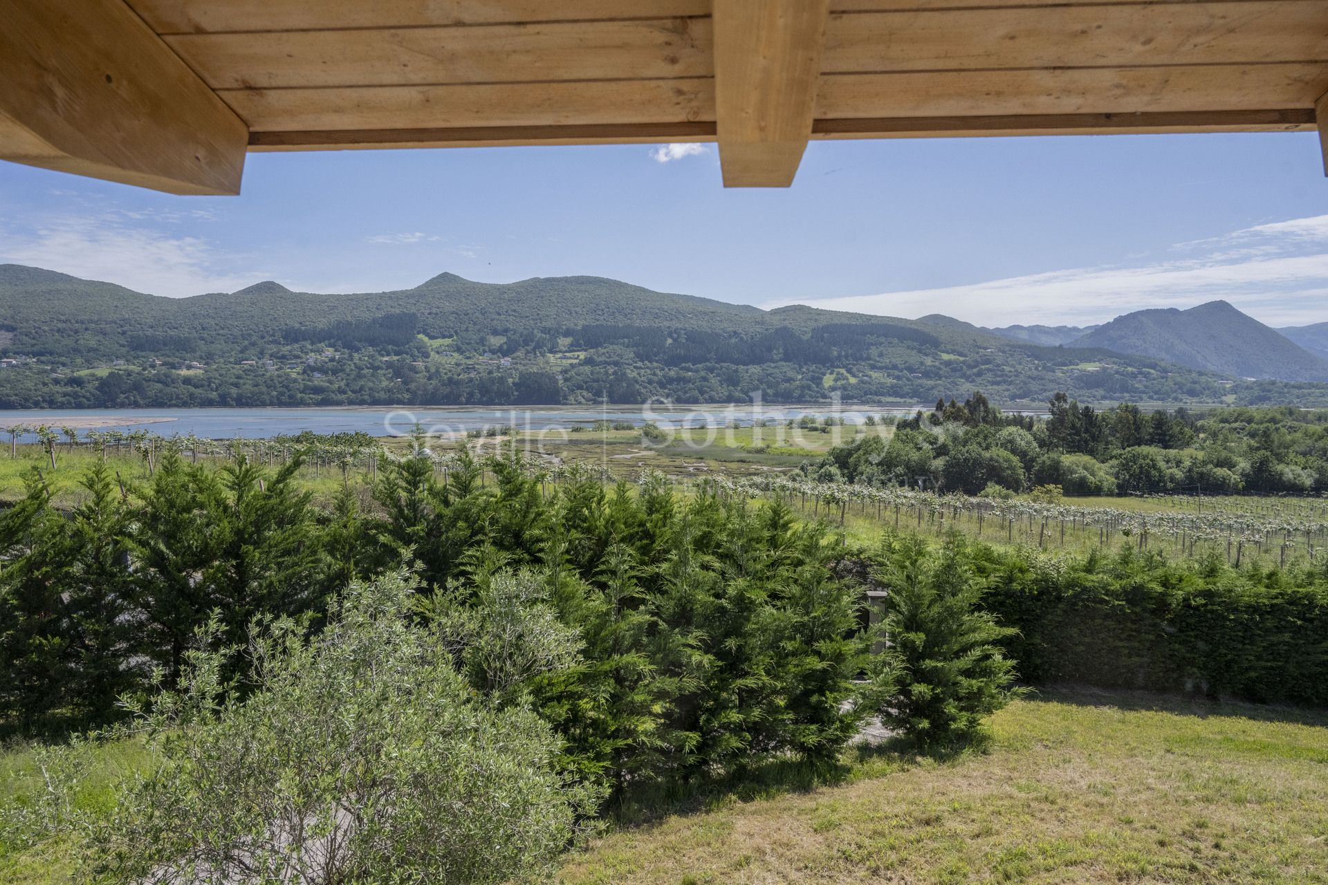 Exclusiva vivienda en el corazón de Urdaibai Reserva de la Biosfera.