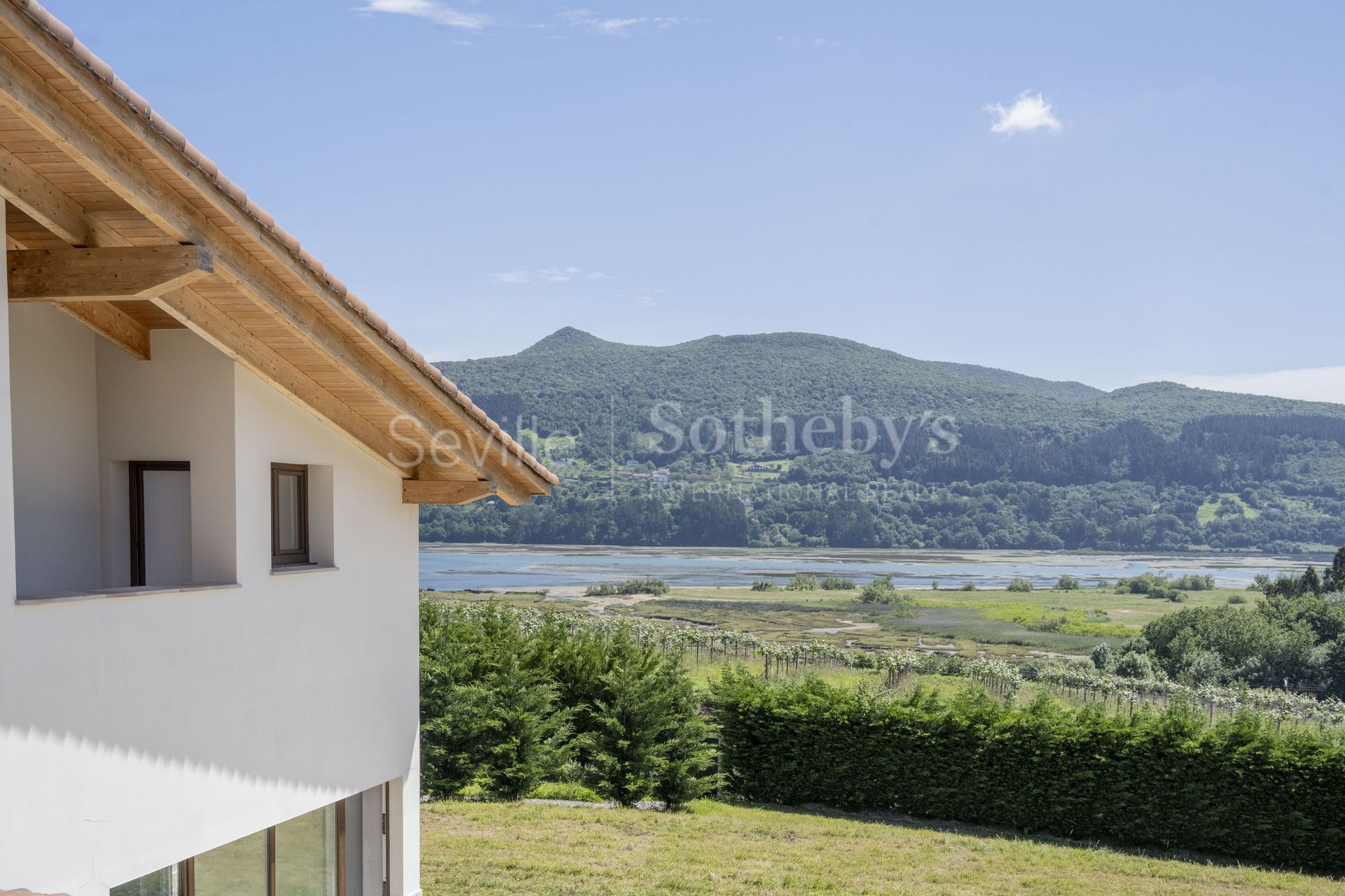 Exclusiva vivienda en el corazón de Urdaibai Reserva de la Biosfera.