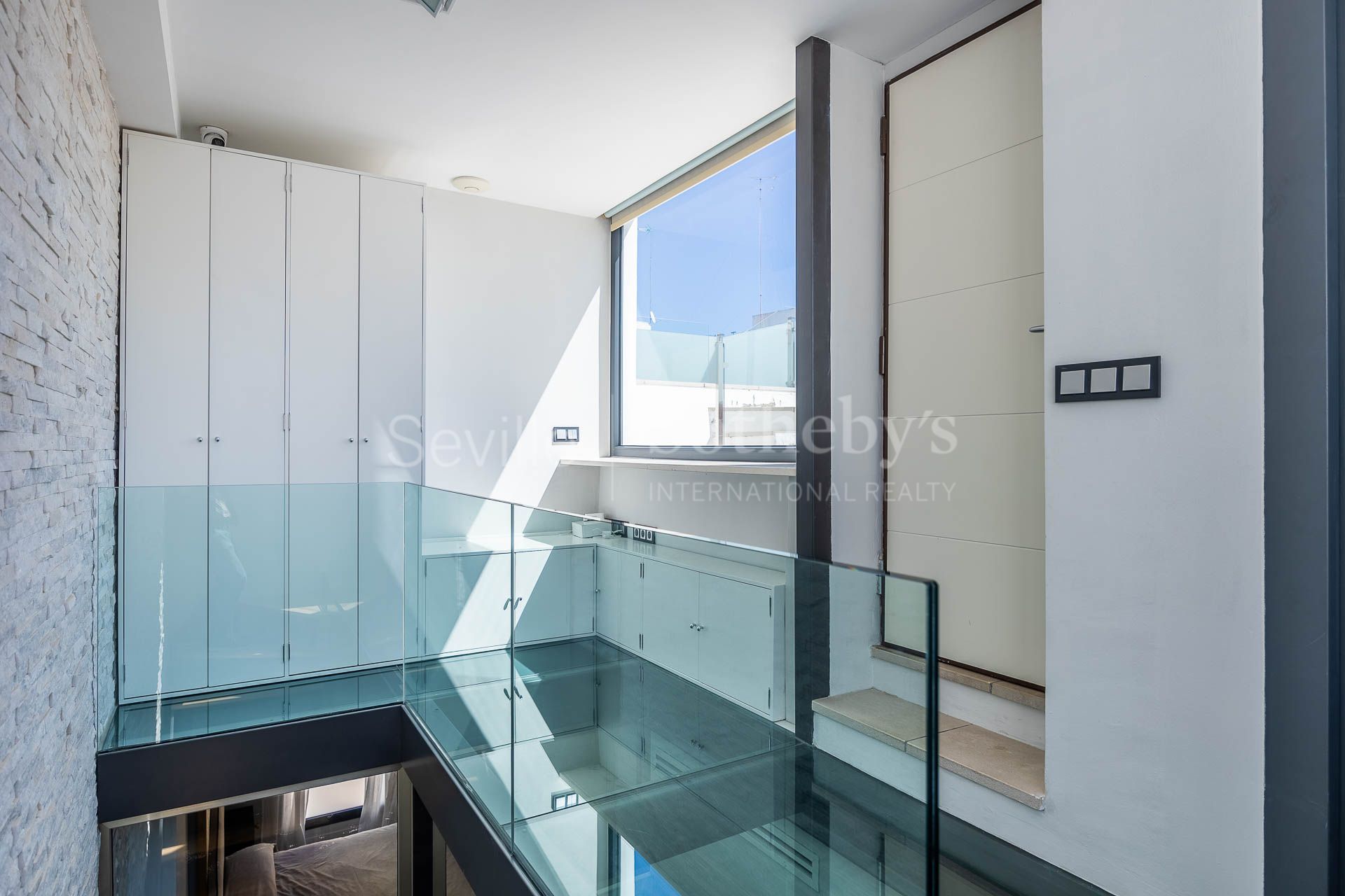 Exclusive house with pool situated in one of the most exclusive areas of Nervion