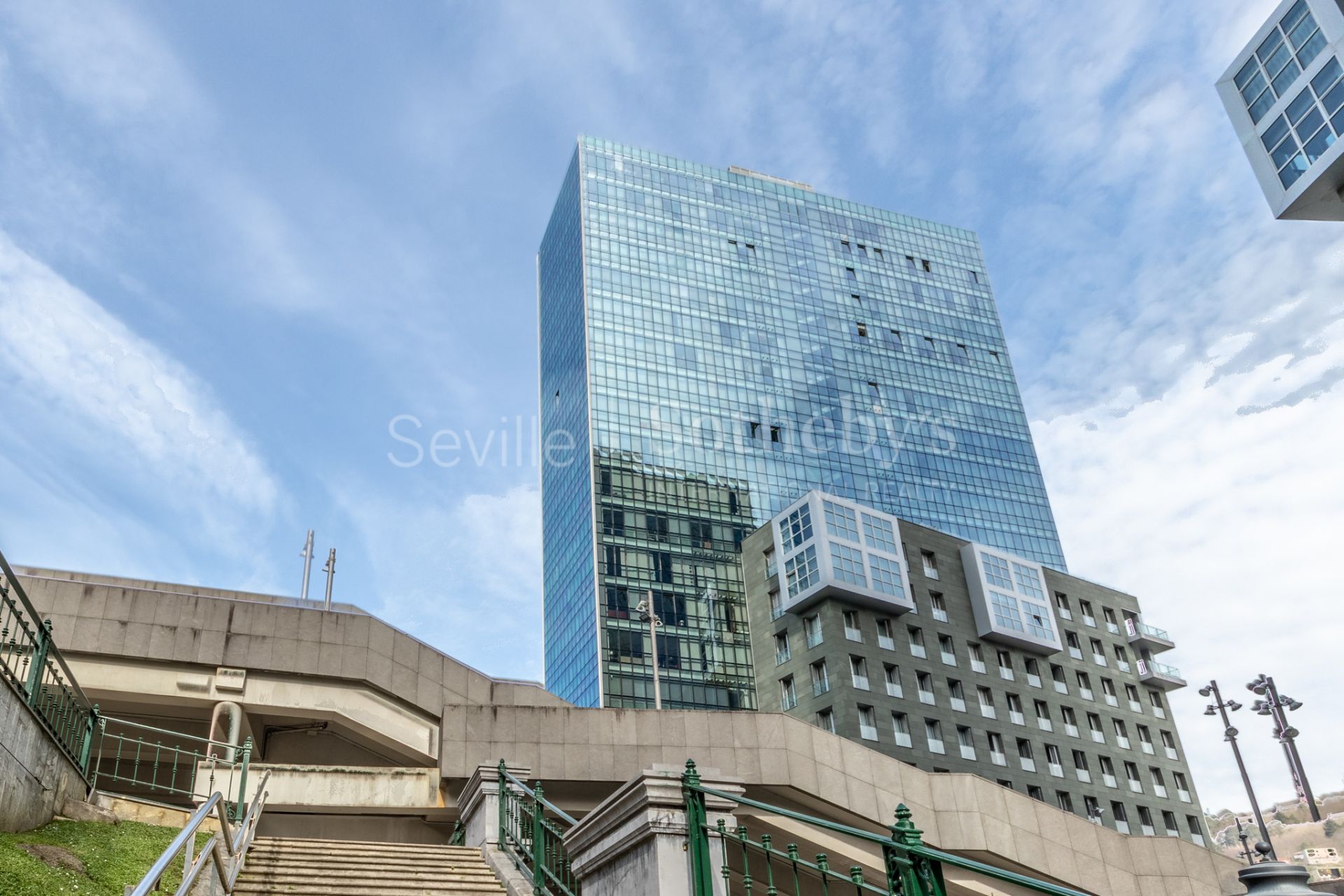 Exclusive Residence on the 23rd Floor of the Iconic Isozaki Towers
