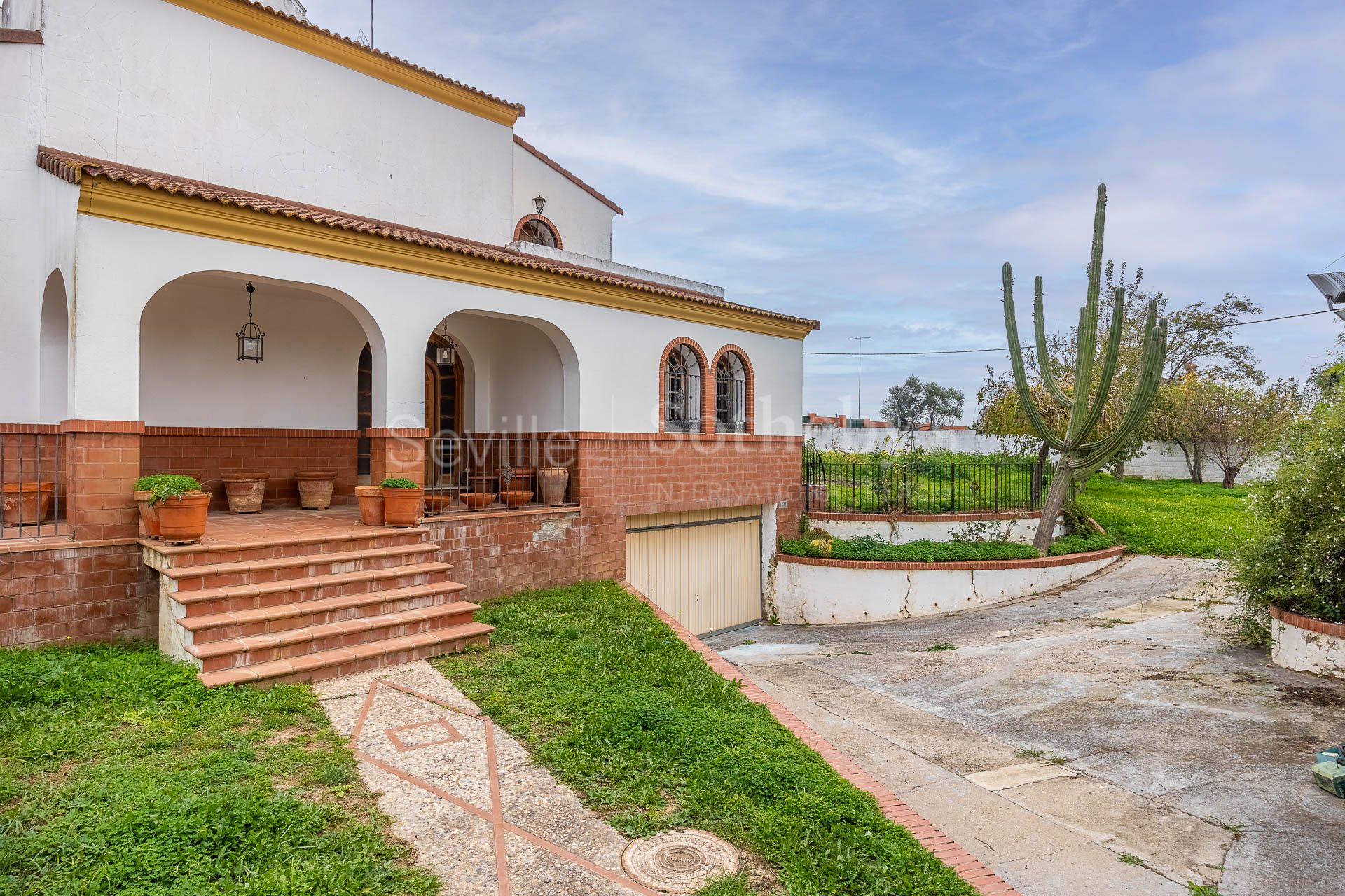 Detached house in the El Almendral Residential Area