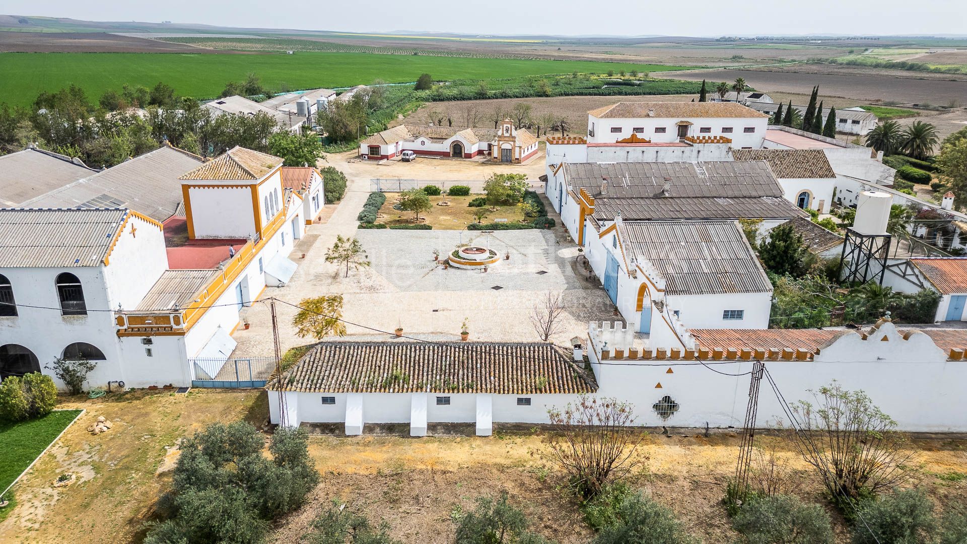 Exclusivo Cortijo de cuatro hectáreas en Carmona