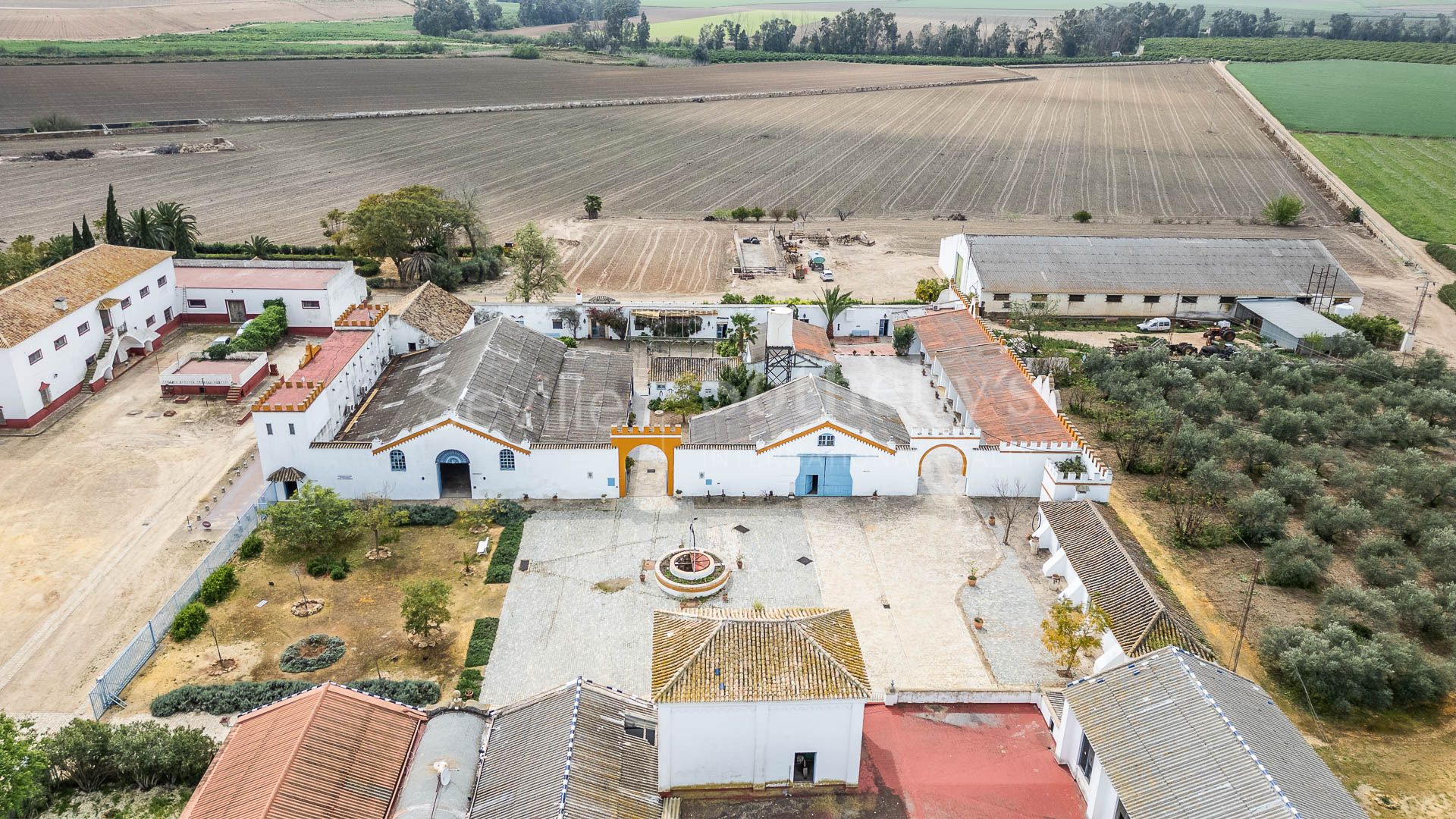 Exclusivo Cortijo de cuatro hectáreas en Carmona