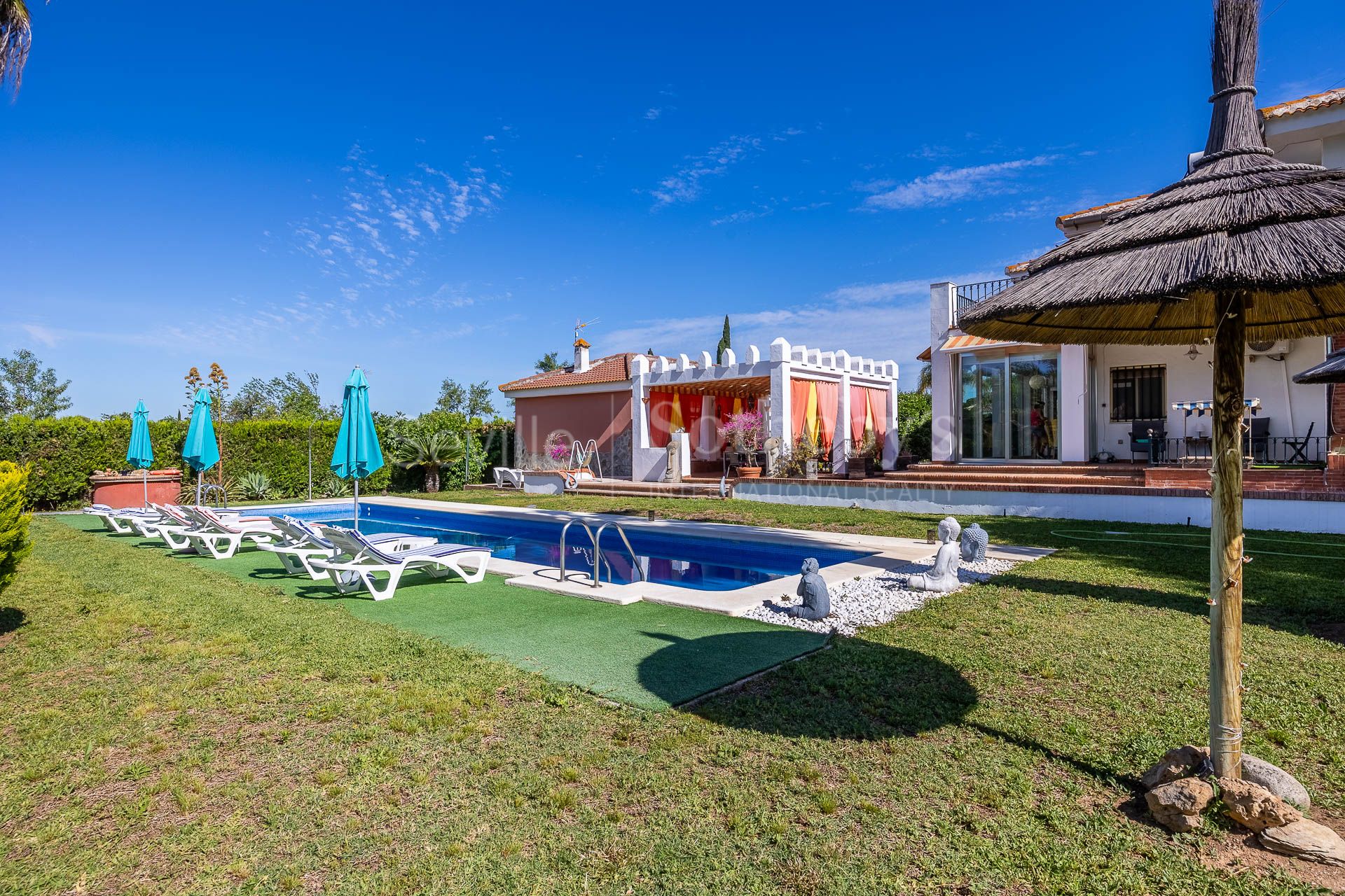 Propiedad con piscina y suites en El Capricho, Espartinas