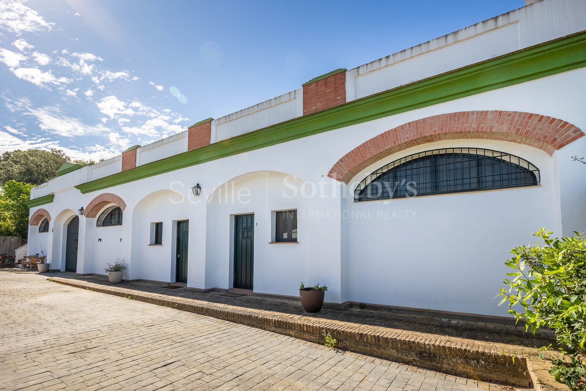 Propiedad con piscina y suites en El Capricho, Espartinas