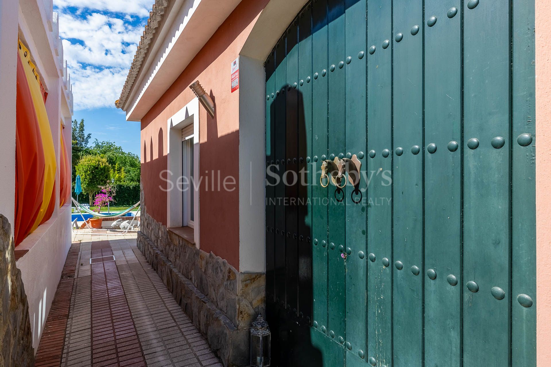 Propiedad con piscina y suites en El Capricho, Espartinas