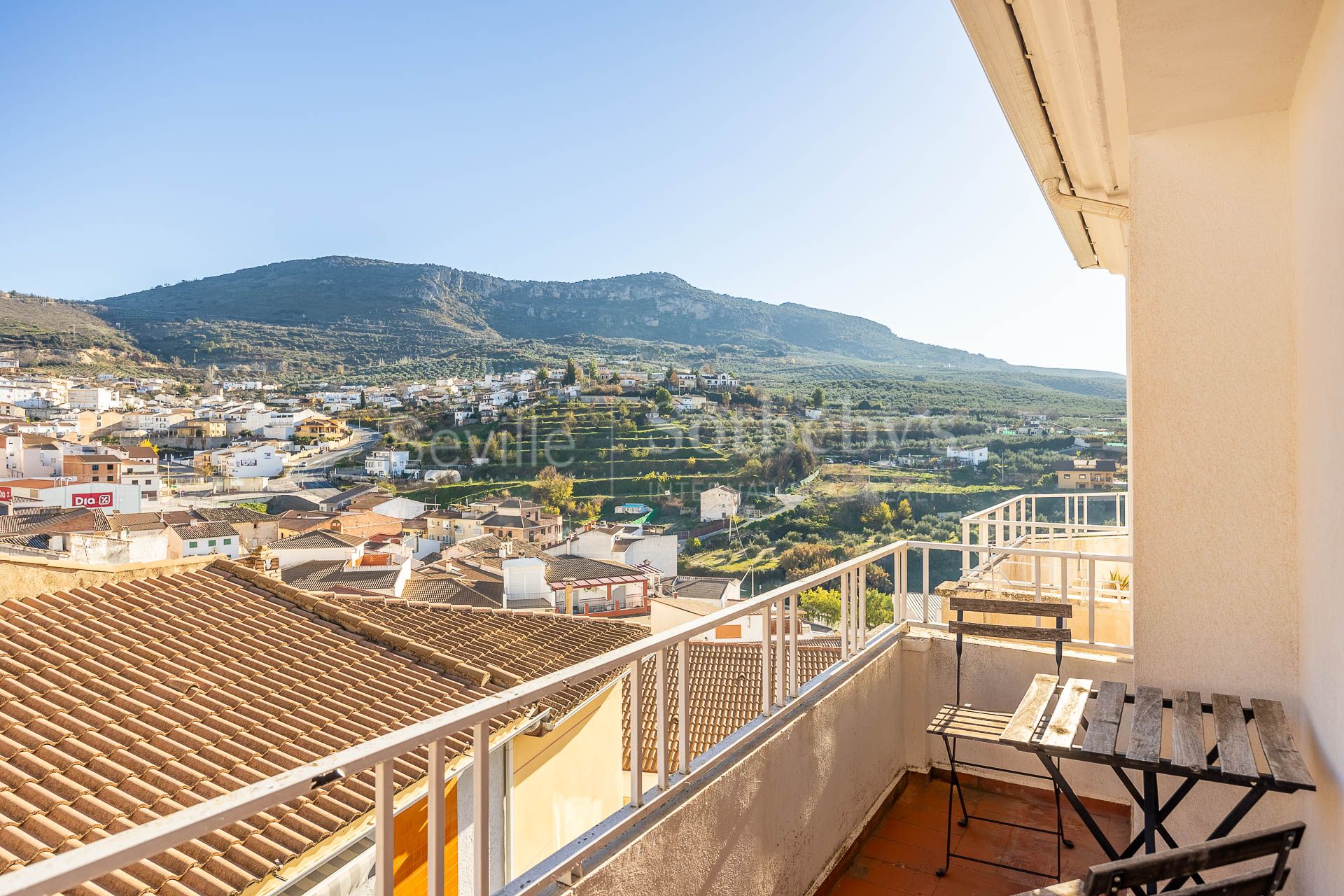 Casa-Hotel con licencia en Castillo de Locubin, Jaén