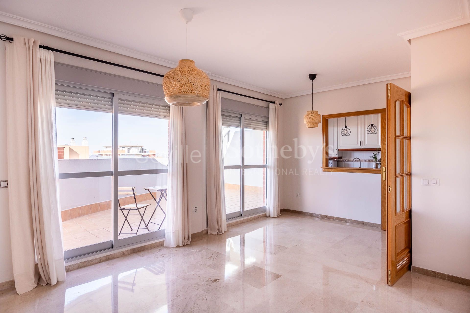 Ático con terraza de 150 m² en Jardines de Hércules
