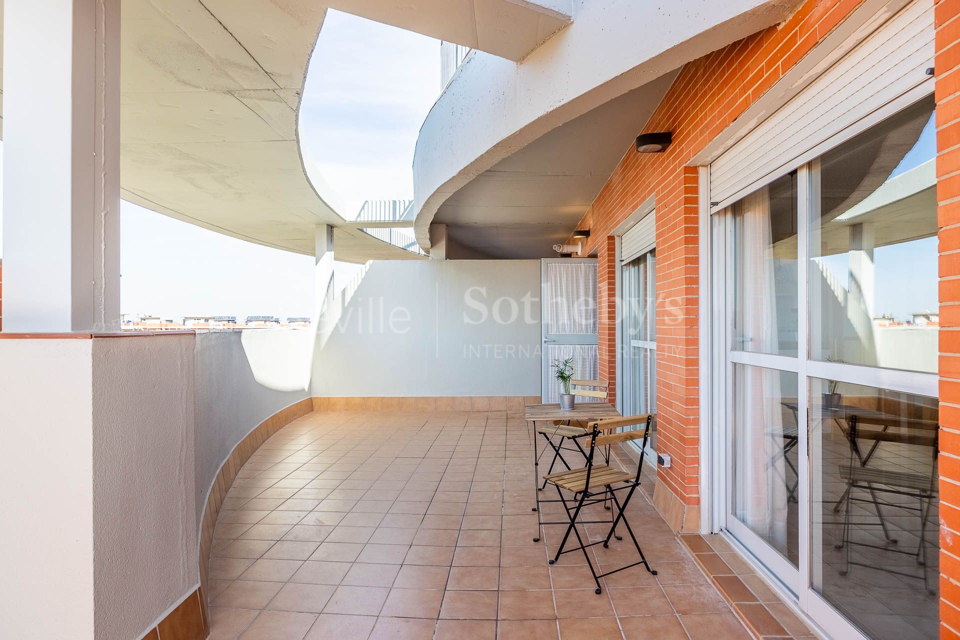 Ático con terraza de 150 m² en Jardines de Hércules