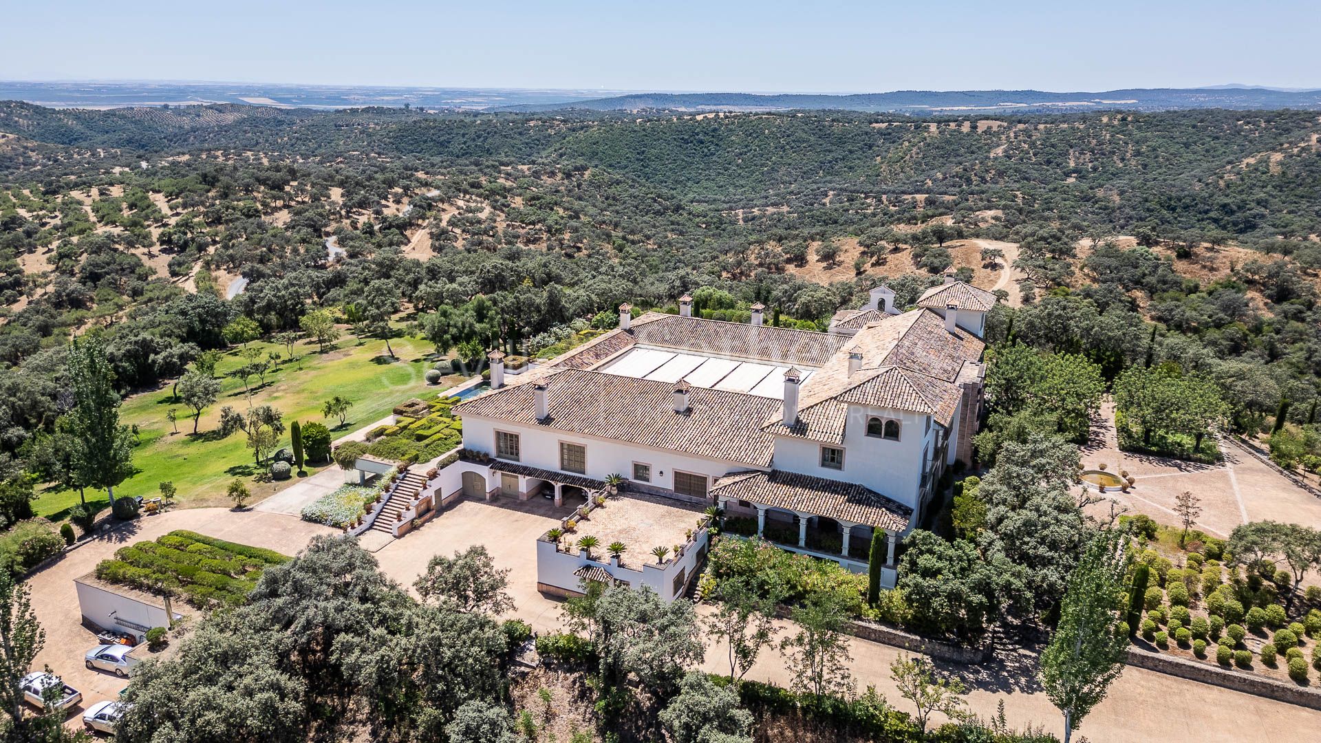 Private Estate surrounded by the Breña Reservoir and Mediterranean Forest