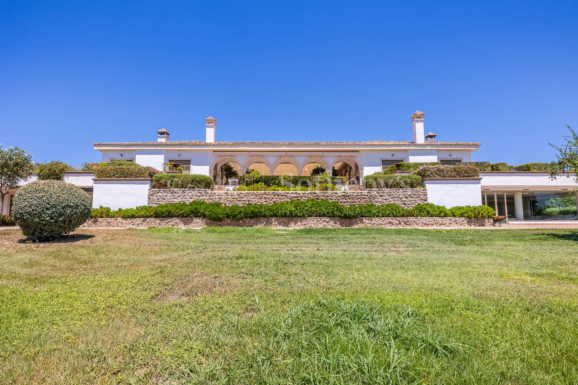 Private Estate surrounded by the Breña Reservoir and Mediterranean Forest