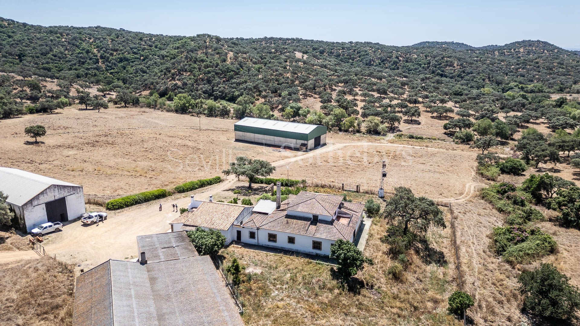 Private Estate surrounded by the Breña Reservoir and Mediterranean Forest