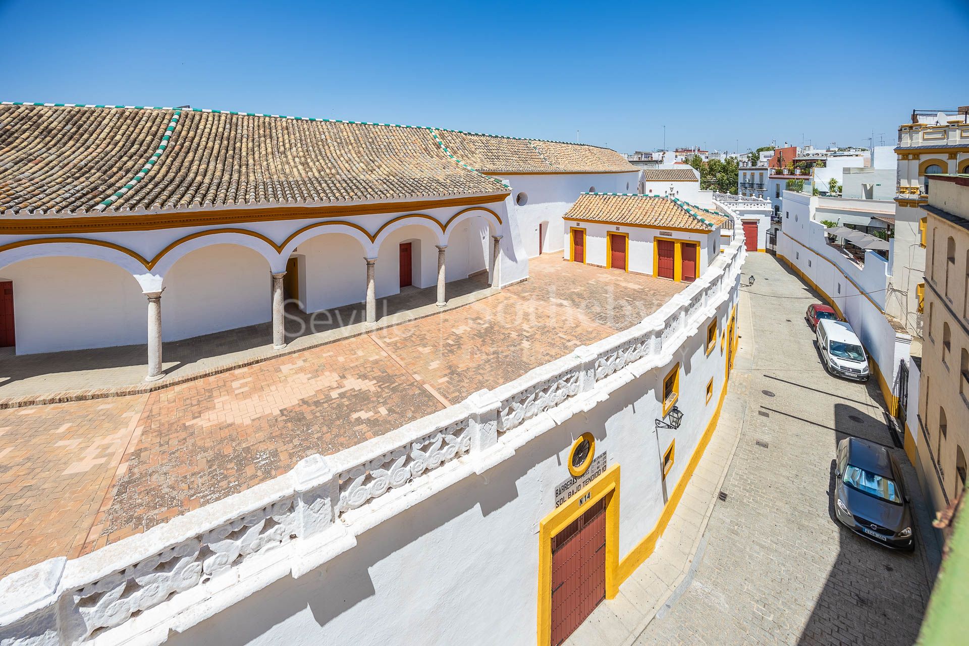 Activo de inversión en rentabilidad junto a la plaza de toros y el río Guadalquivir