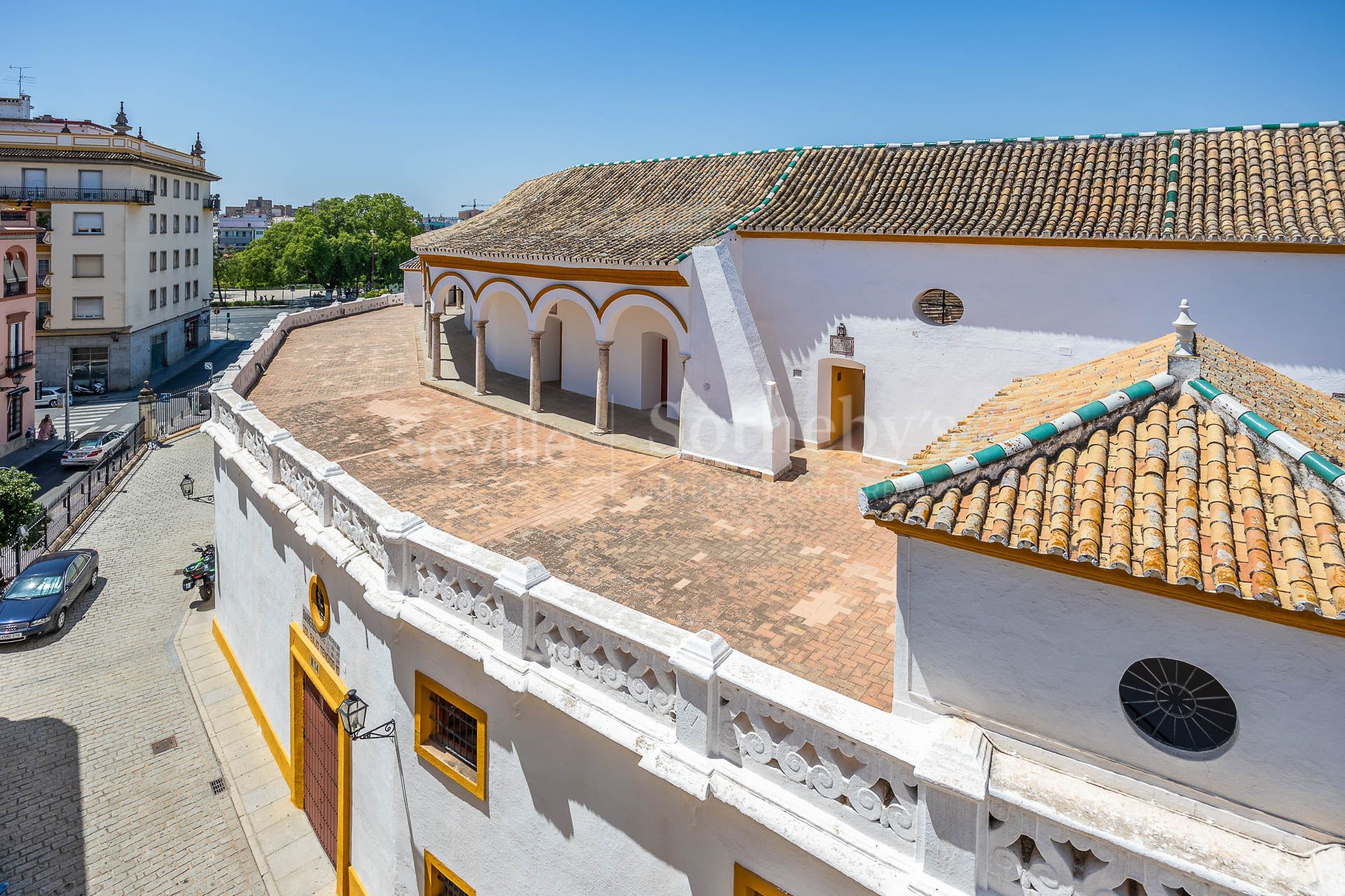 Activo de inversión en rentabilidad junto a la plaza de toros y el río Guadalquivir