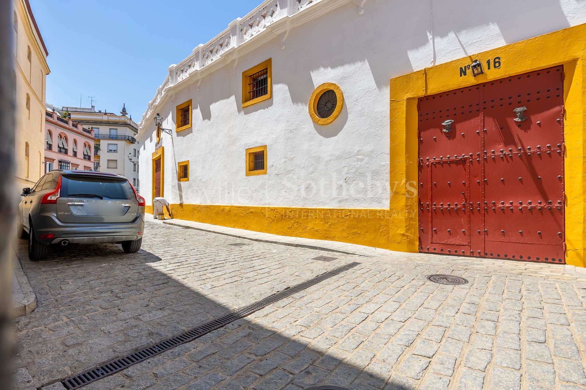 Activo de inversión en rentabilidad junto a la plaza de toros y el río Guadalquivir