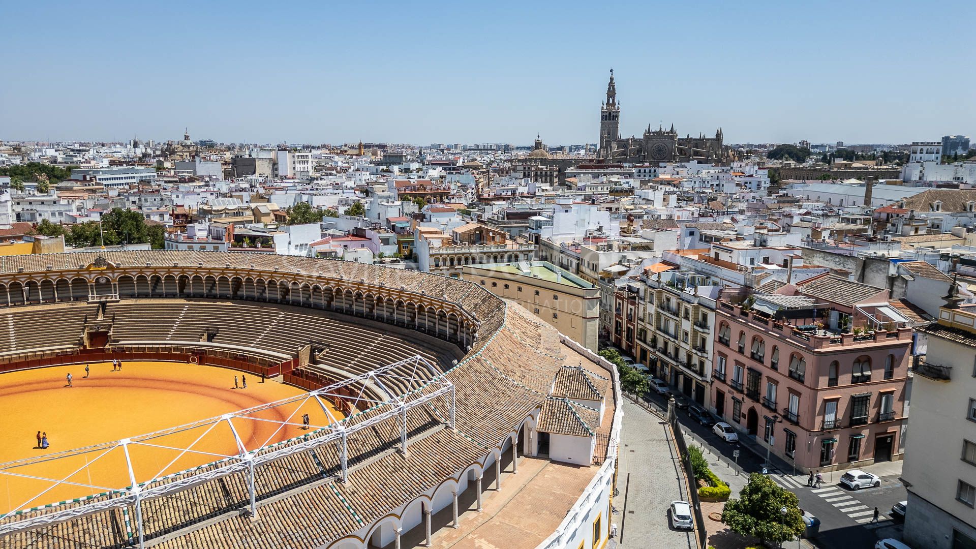 Activo de inversión en rentabilidad junto a la plaza de toros y el río Guadalquivir