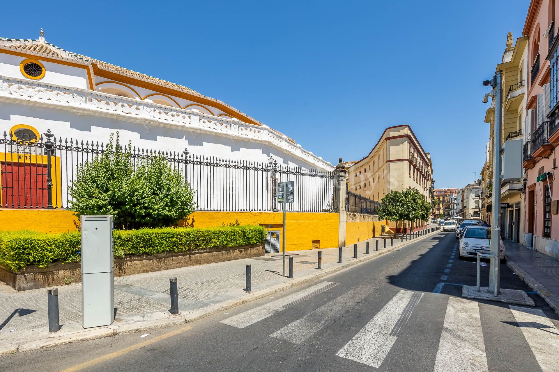 Activo de inversión en rentabilidad junto a la plaza de toros y el río Guadalquivir