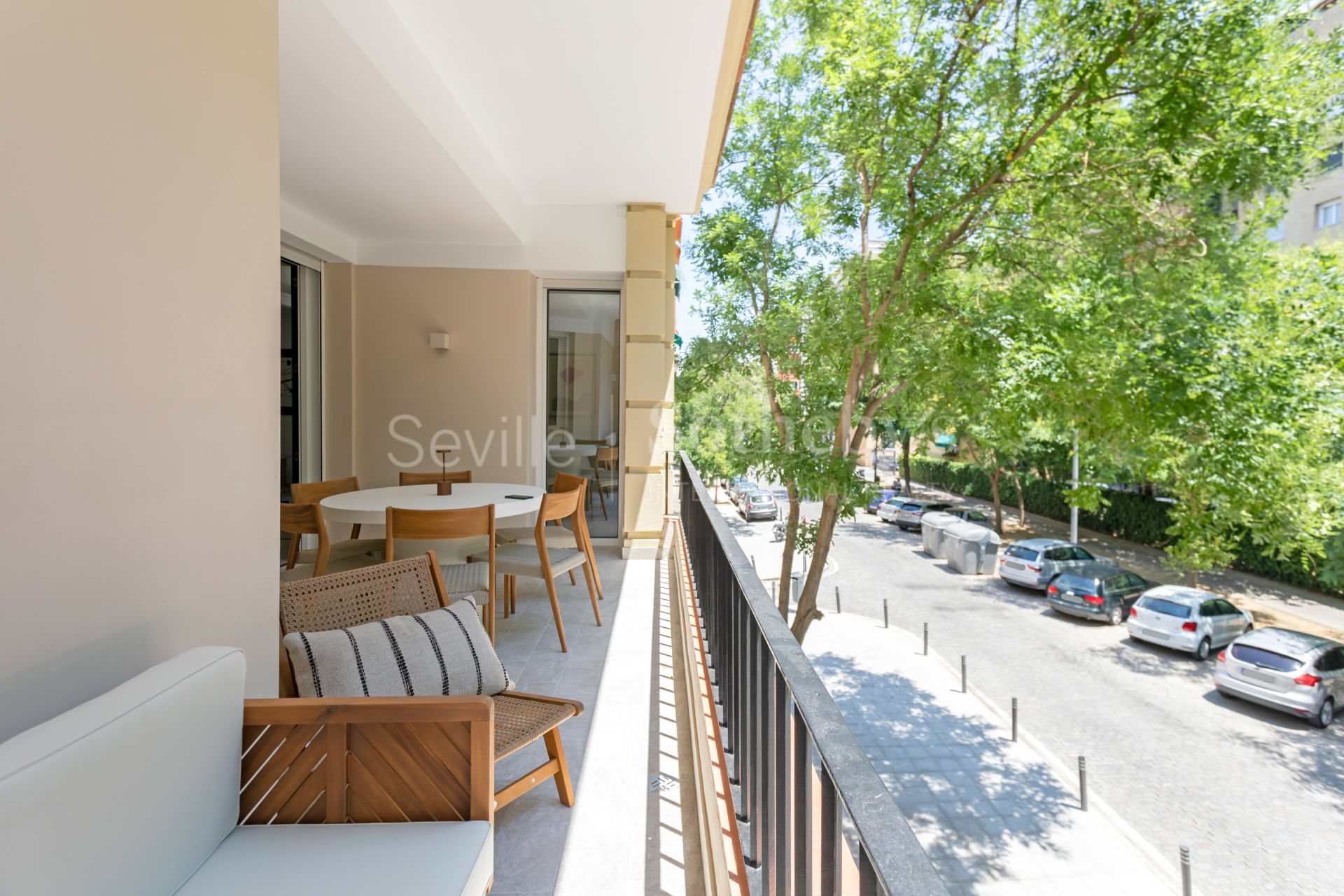 Luxurious Refurbished Apartment with Two Terraces in Prado de San Sebastián