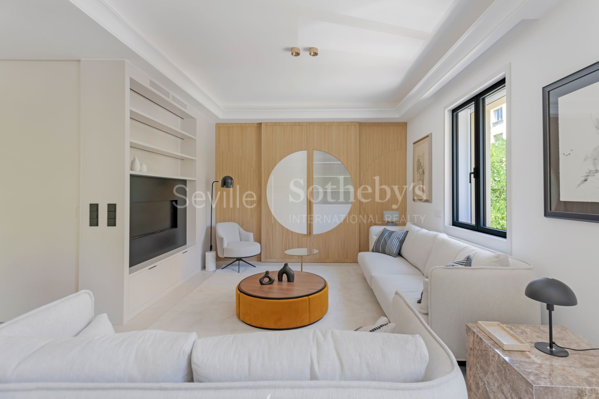 Luxurious Refurbished Apartment with Two Terraces in Prado de San Sebastián