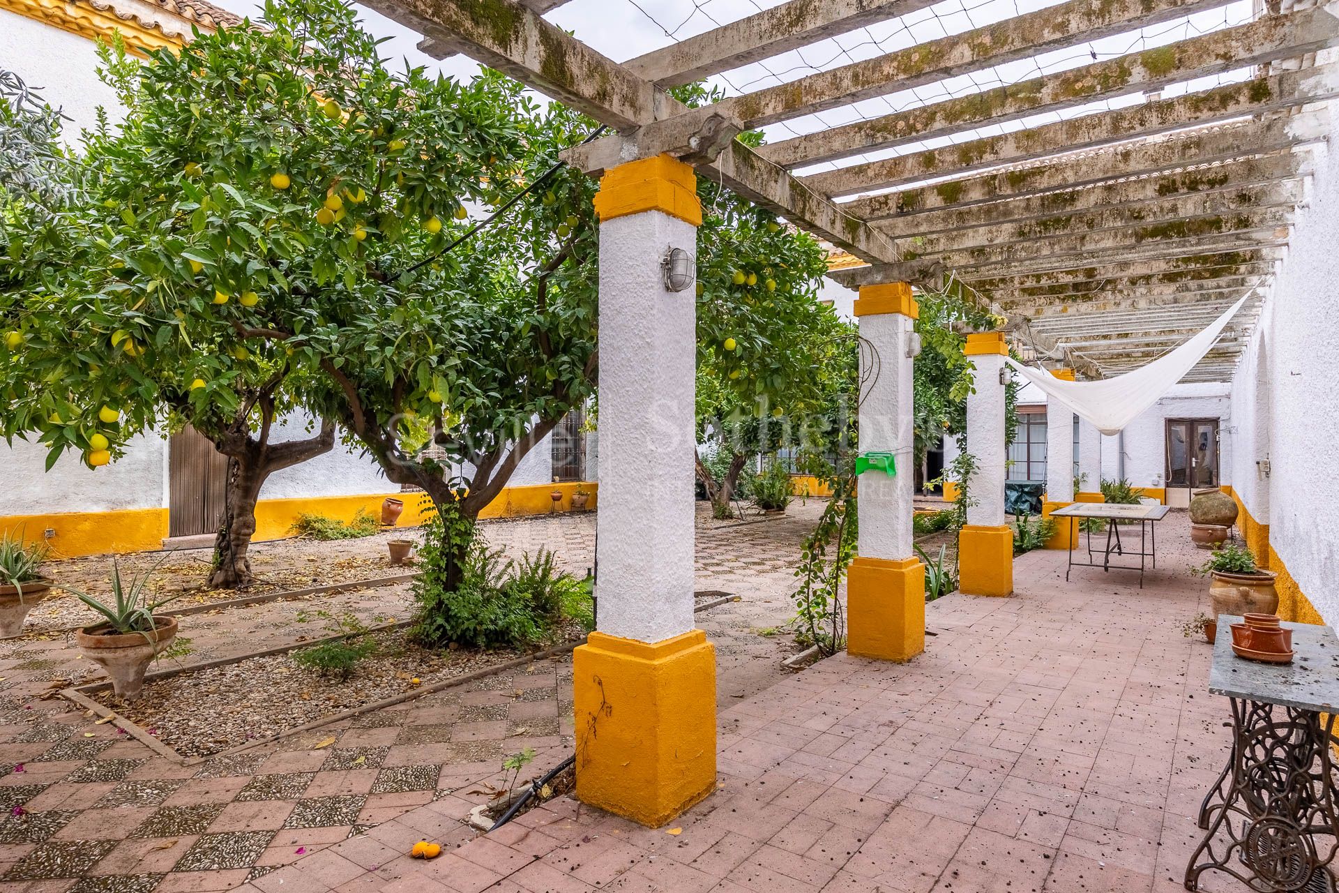 Casa palacio histórica con gran patio Andújar