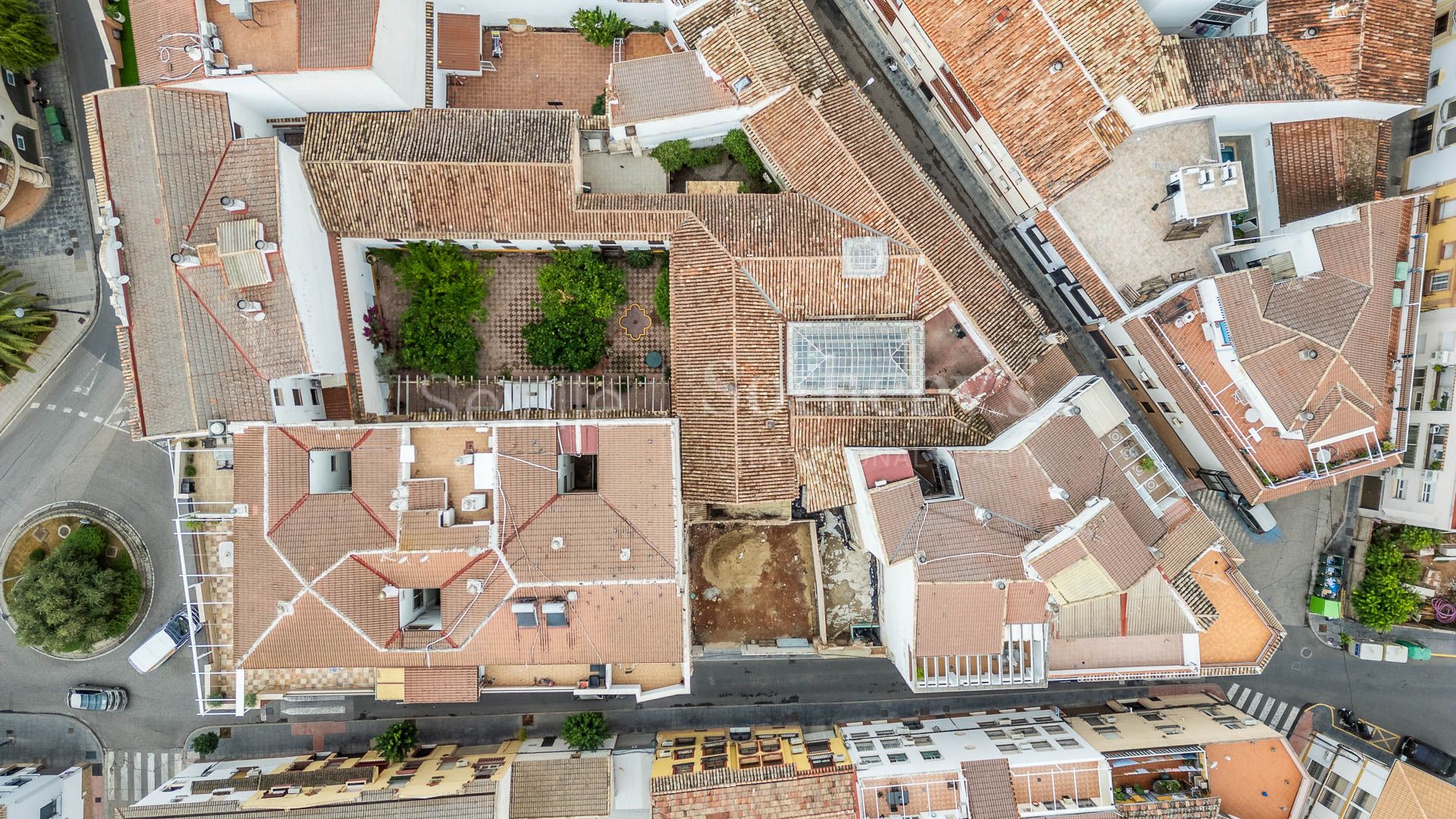 Casa palacio histórica con gran patio Andújar