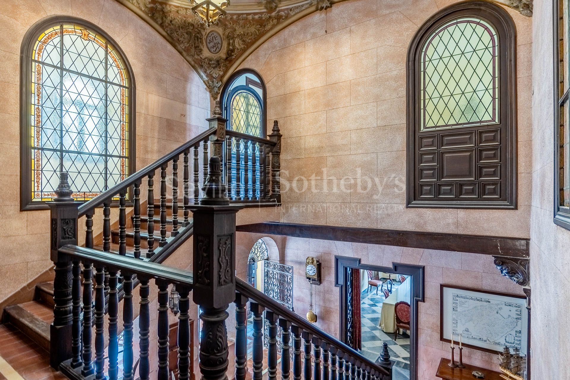 Casa palacio histórica con gran patio Andújar